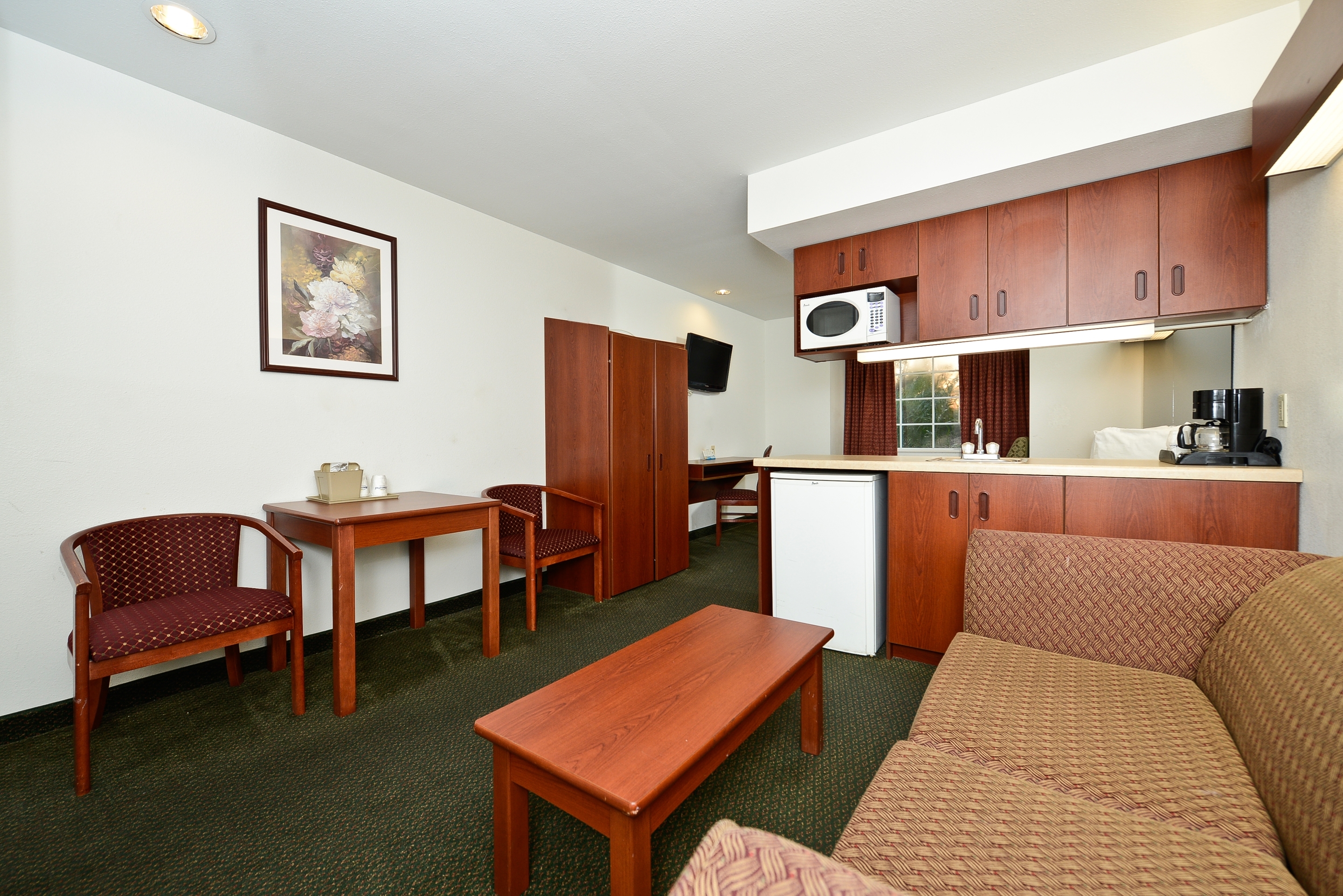 Americas Best Value Inn & Suites - Lake Charles / I-210 Exit 5