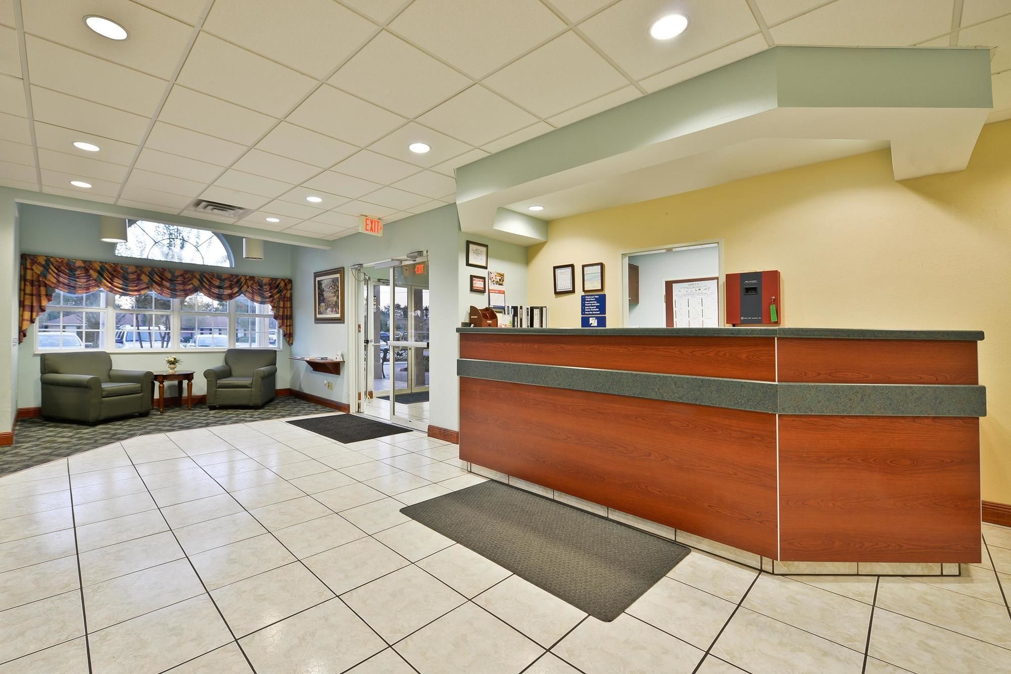 Americas Best Value Inn & Suites - Lake Charles / I-210 Exit 5