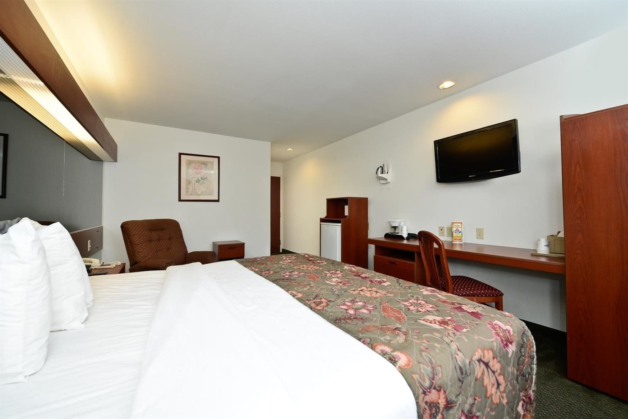 Americas Best Value Inn & Suites - Lake Charles / I-210 Exit 5