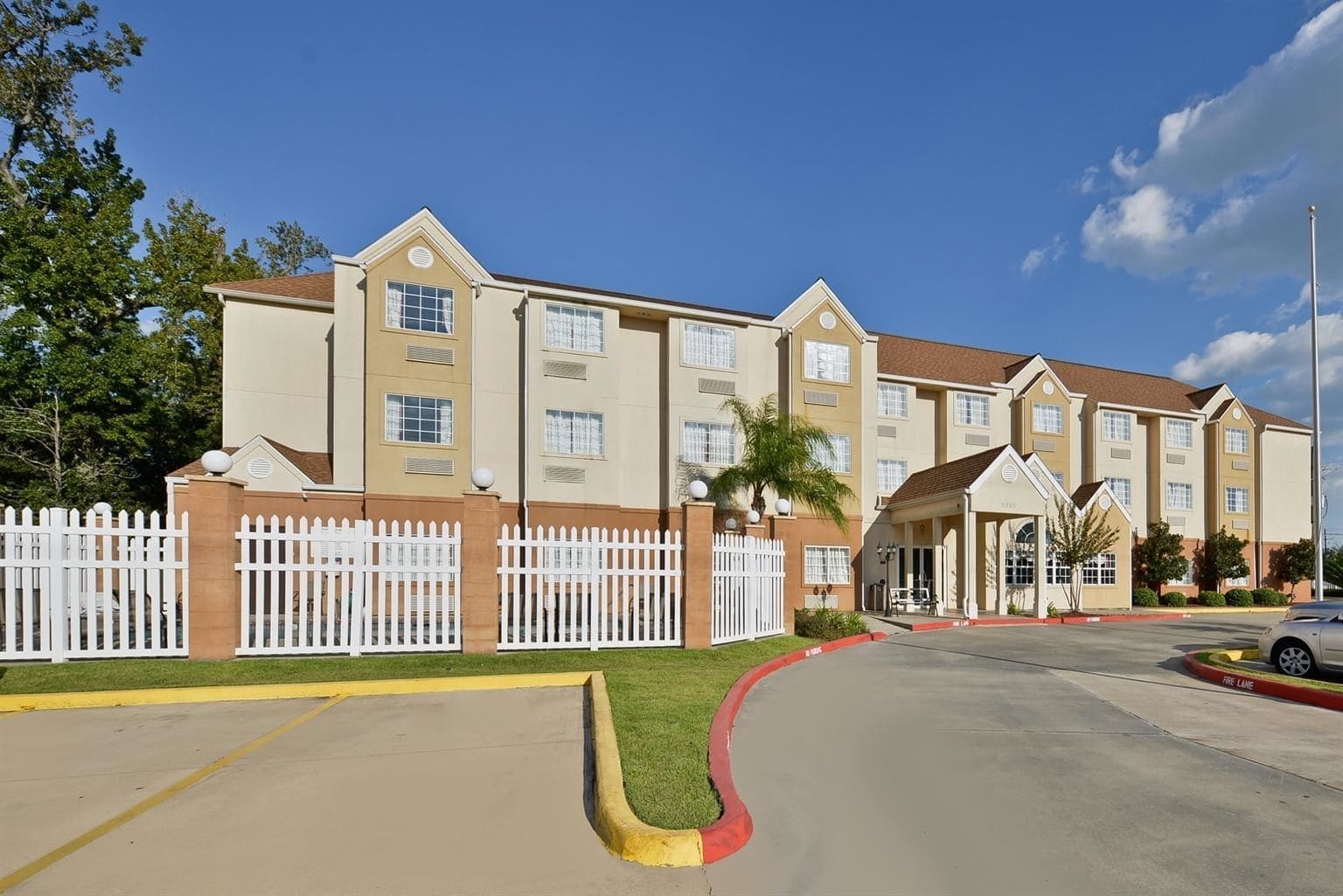 Americas Best Value Inn & Suites - Lake Charles / I-210 Exit 5