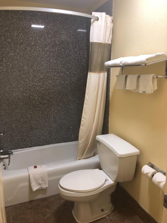 Days Inn by Wyndham Lake Charles