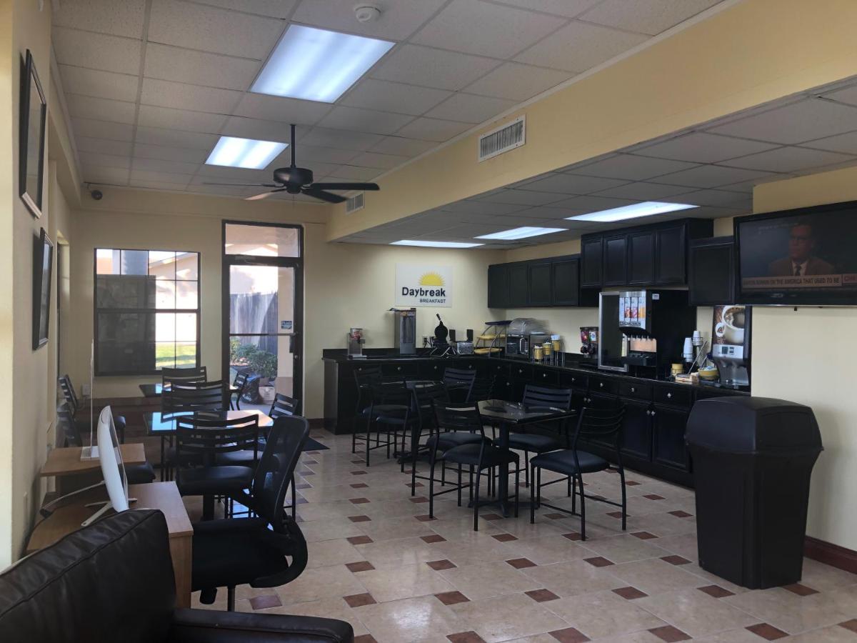 Days Inn by Wyndham Lake Charles