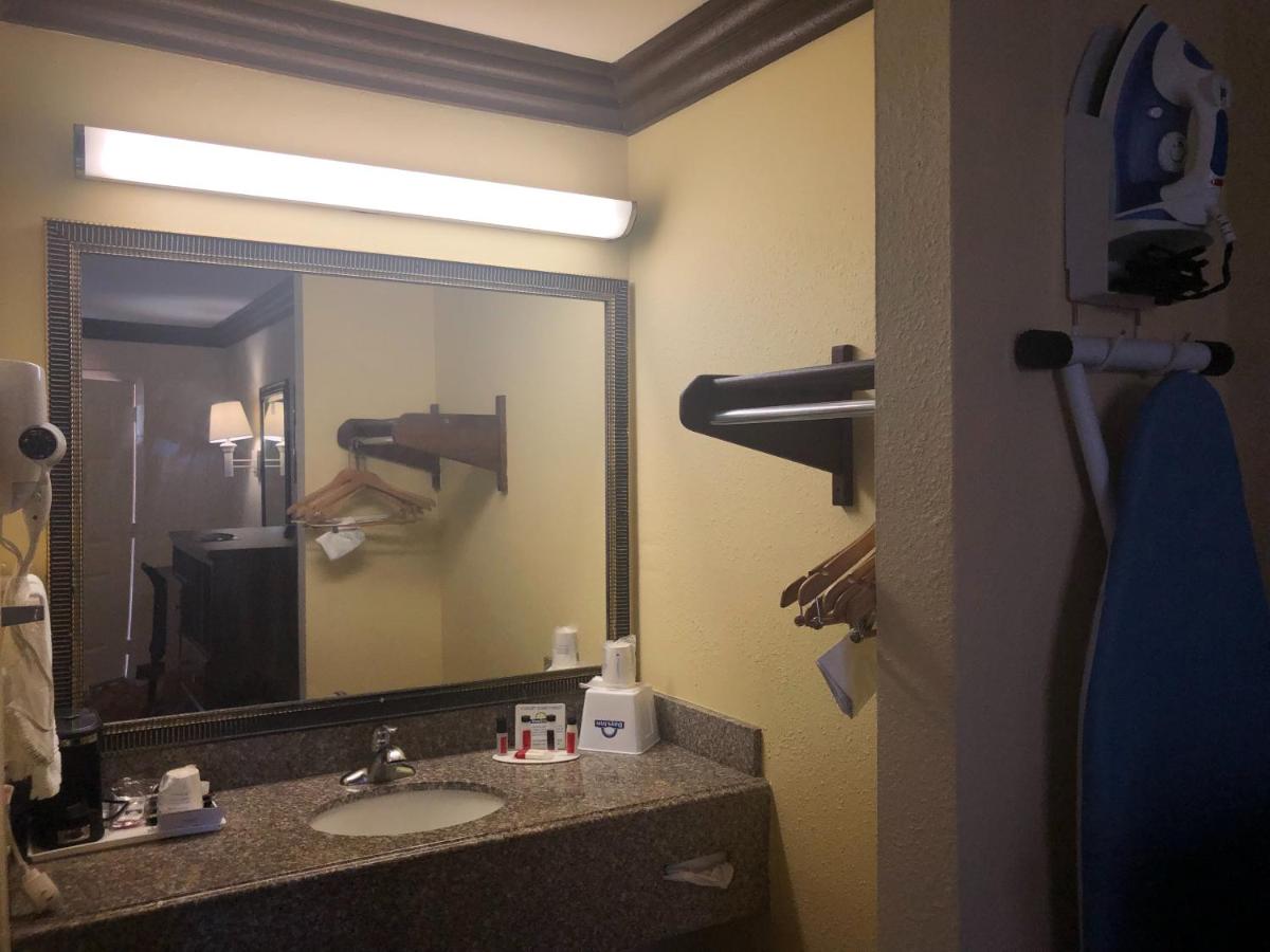Days Inn by Wyndham Lake Charles