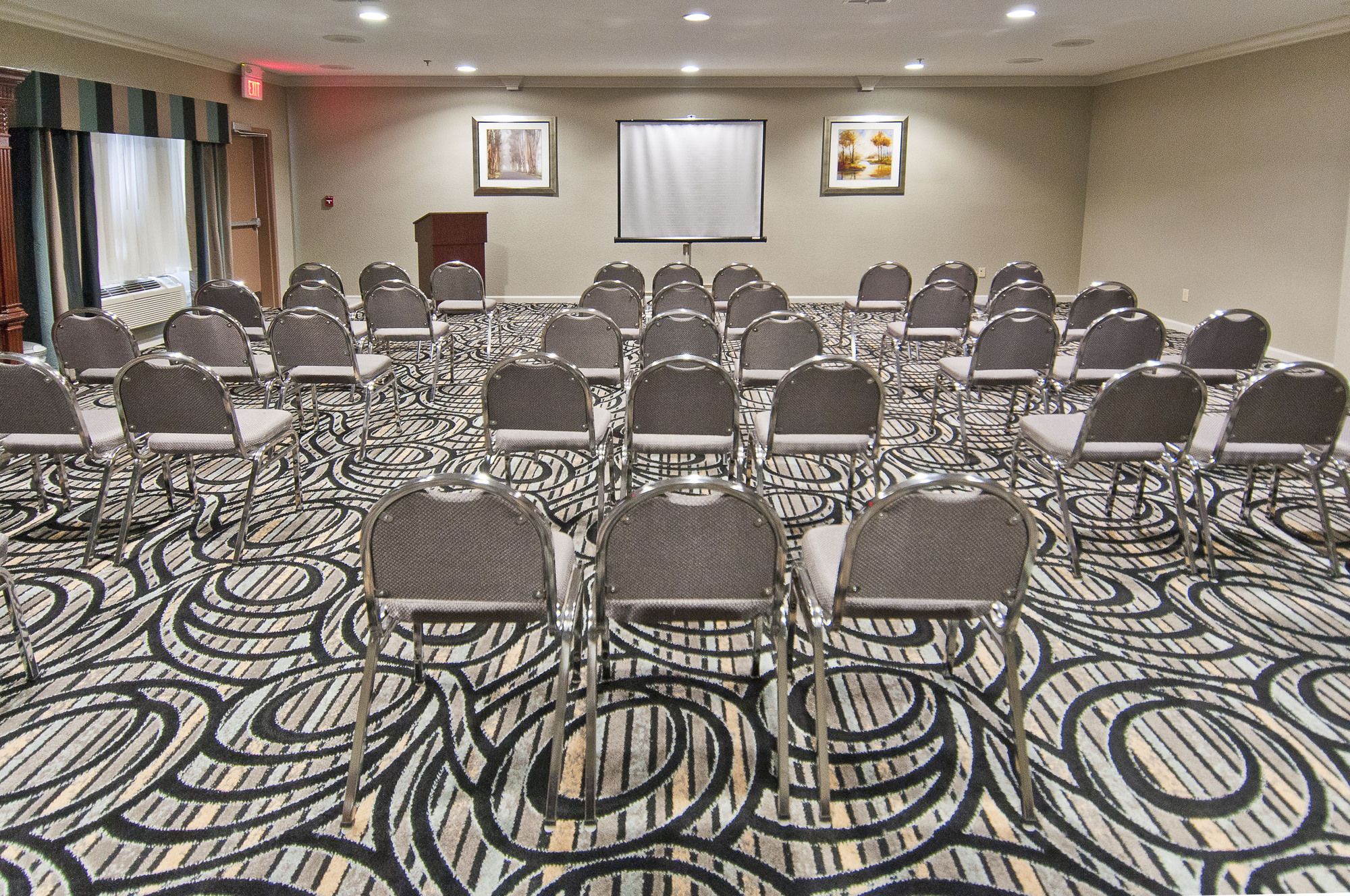 Holiday Inn Express Hotel & Suites Lake Charles
