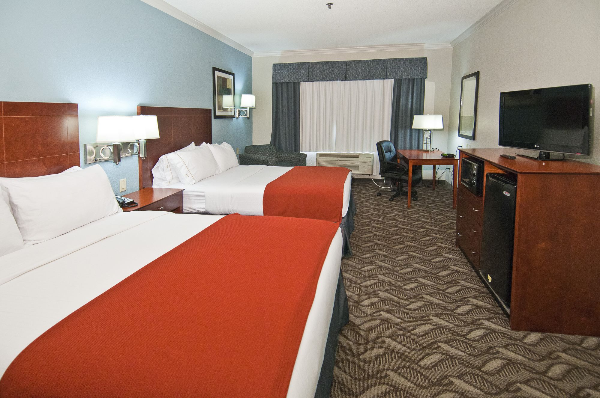 Holiday Inn Express Hotel & Suites Lake Charles