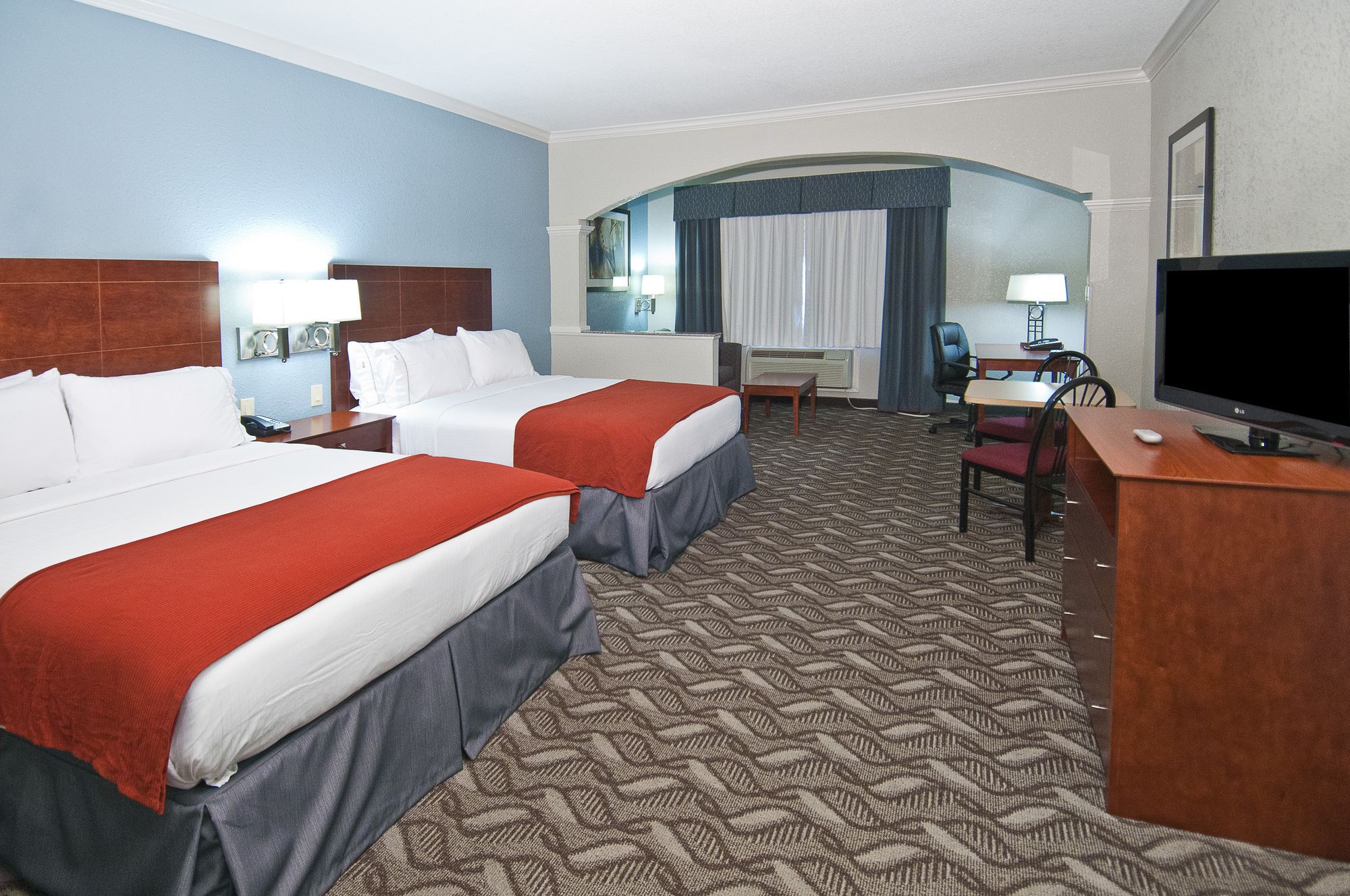 Holiday Inn Express Hotel & Suites Lake Charles