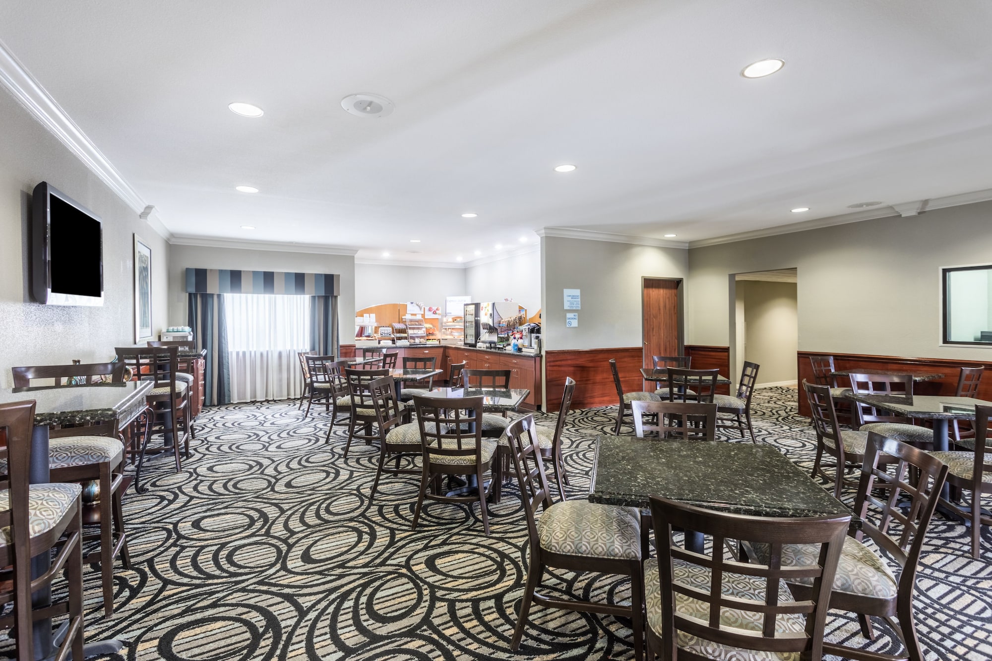 Holiday Inn Express Hotel & Suites Lake Charles