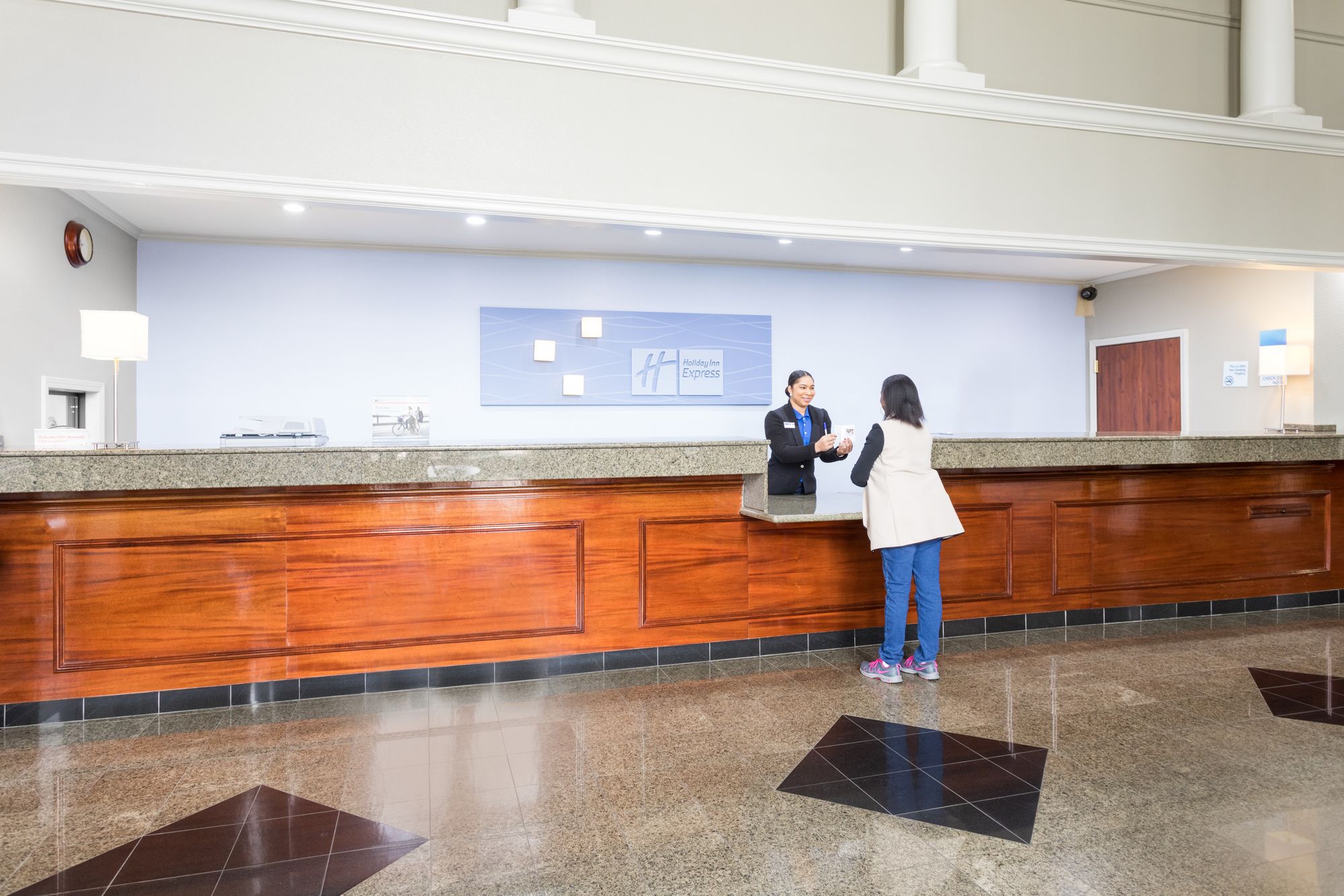 Holiday Inn Express Hotel & Suites Lake Charles