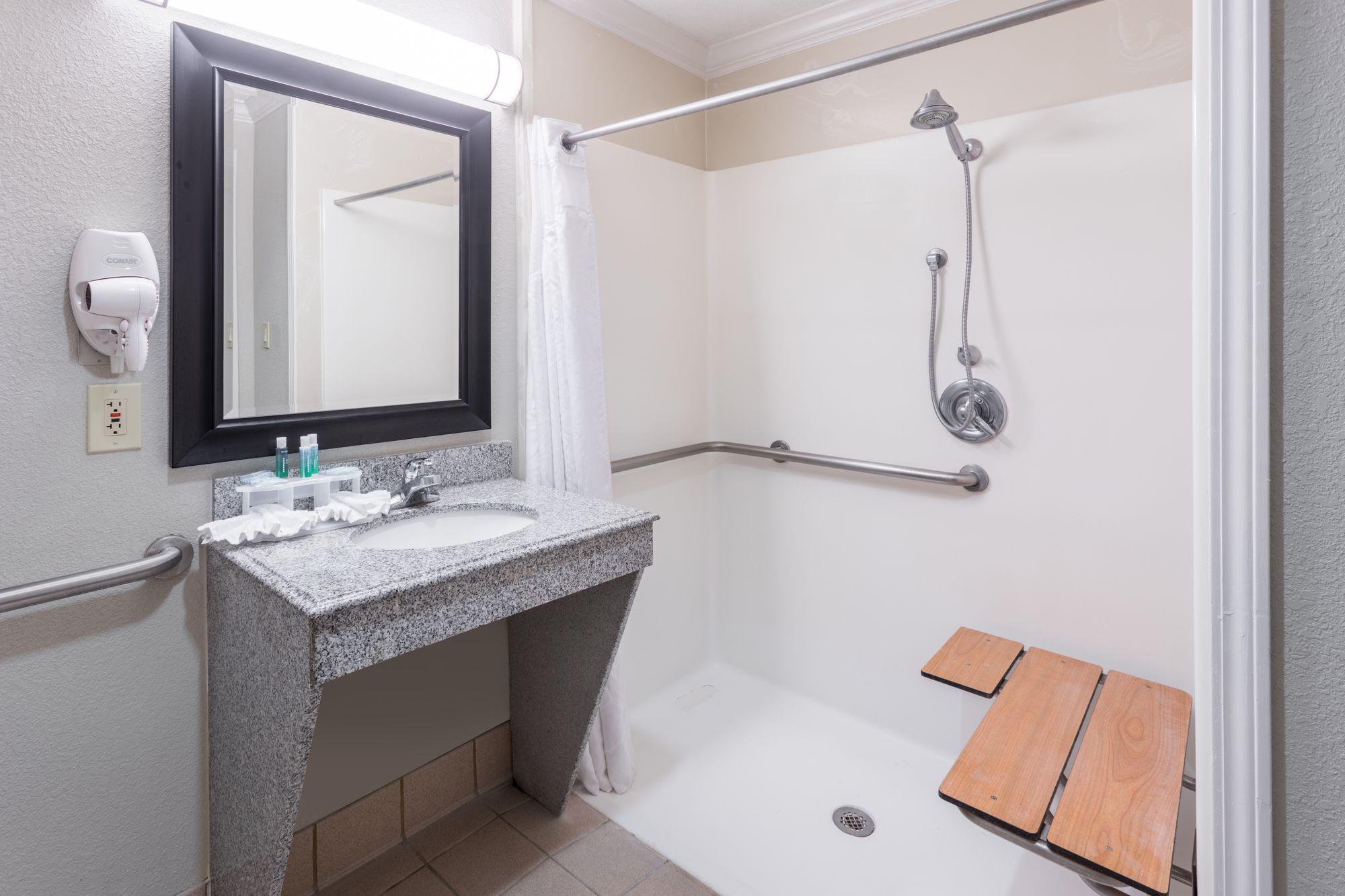 Holiday Inn Express Hotel & Suites Lake Charles