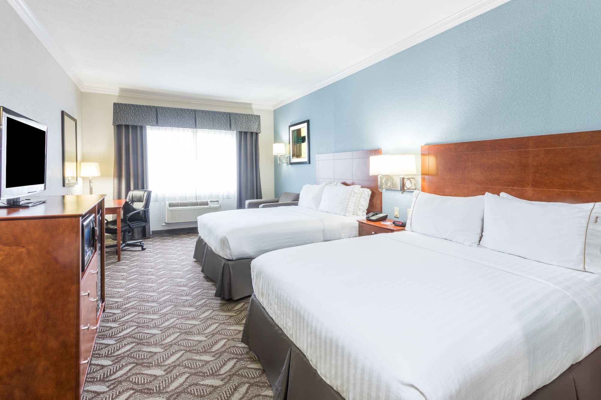 Holiday Inn Express Hotel & Suites Lake Charles