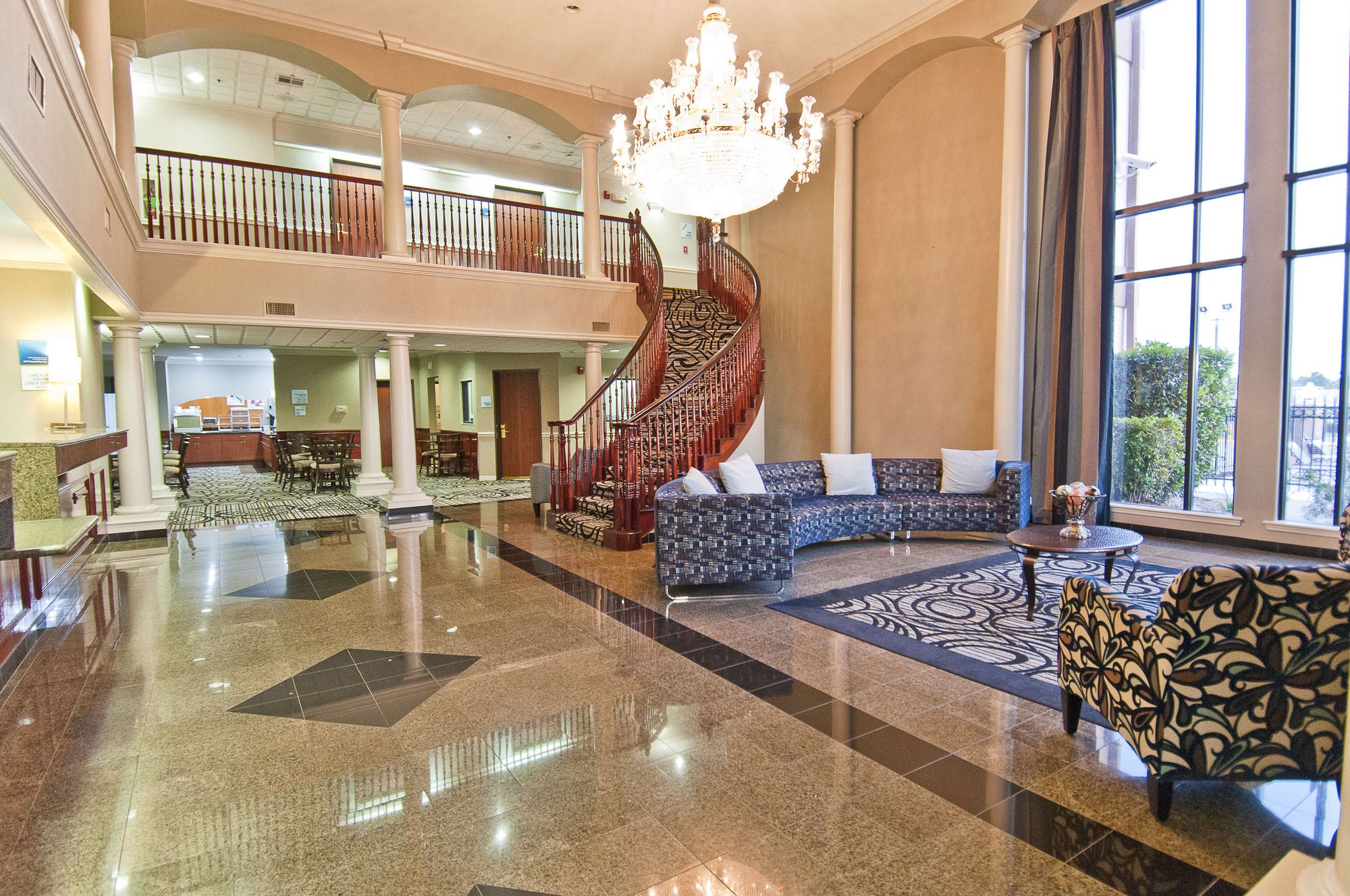 Holiday Inn Express Hotel & Suites Lake Charles