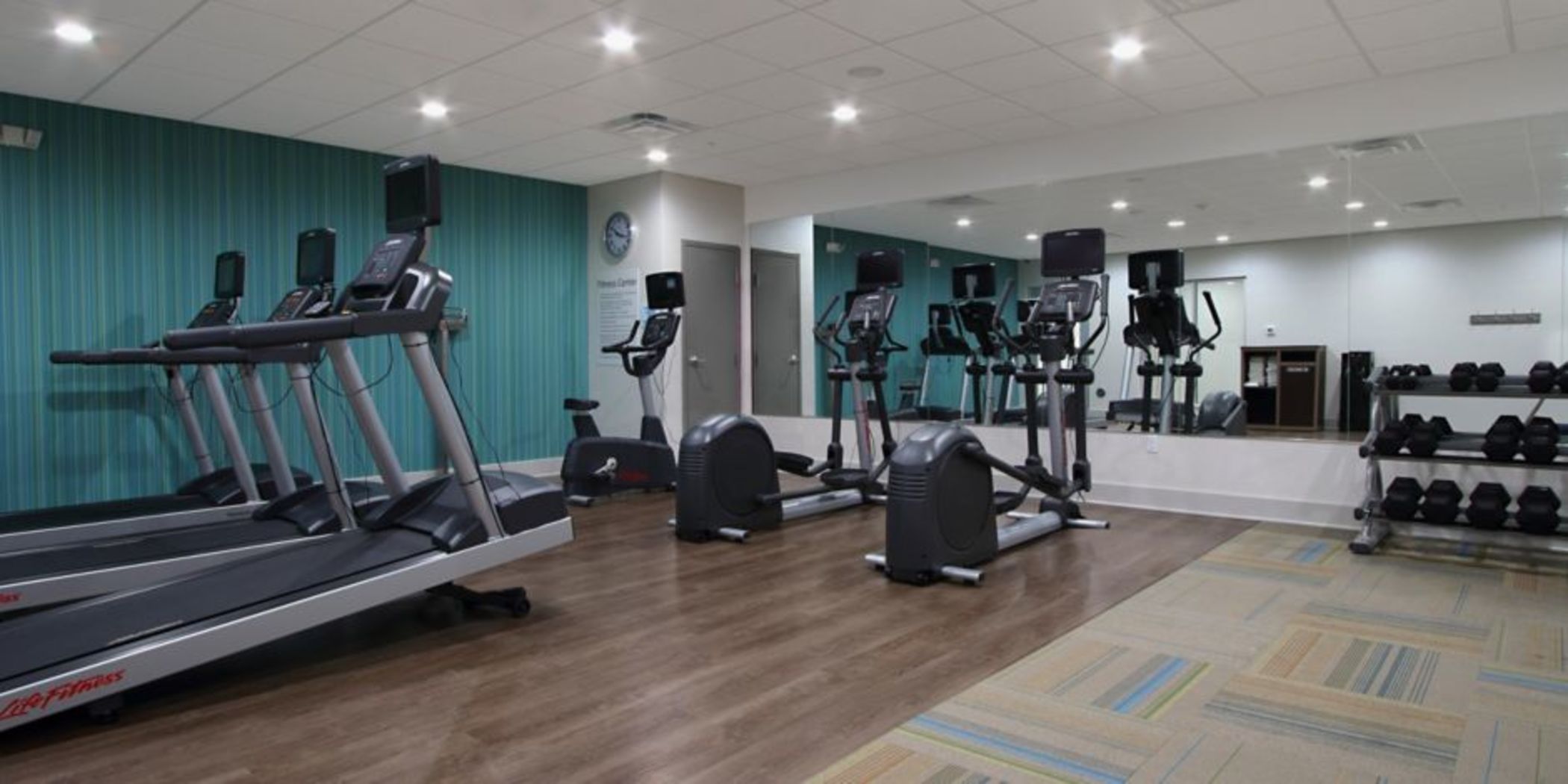 Holiday Inn Express & Suites Lake Charles South Casino Area