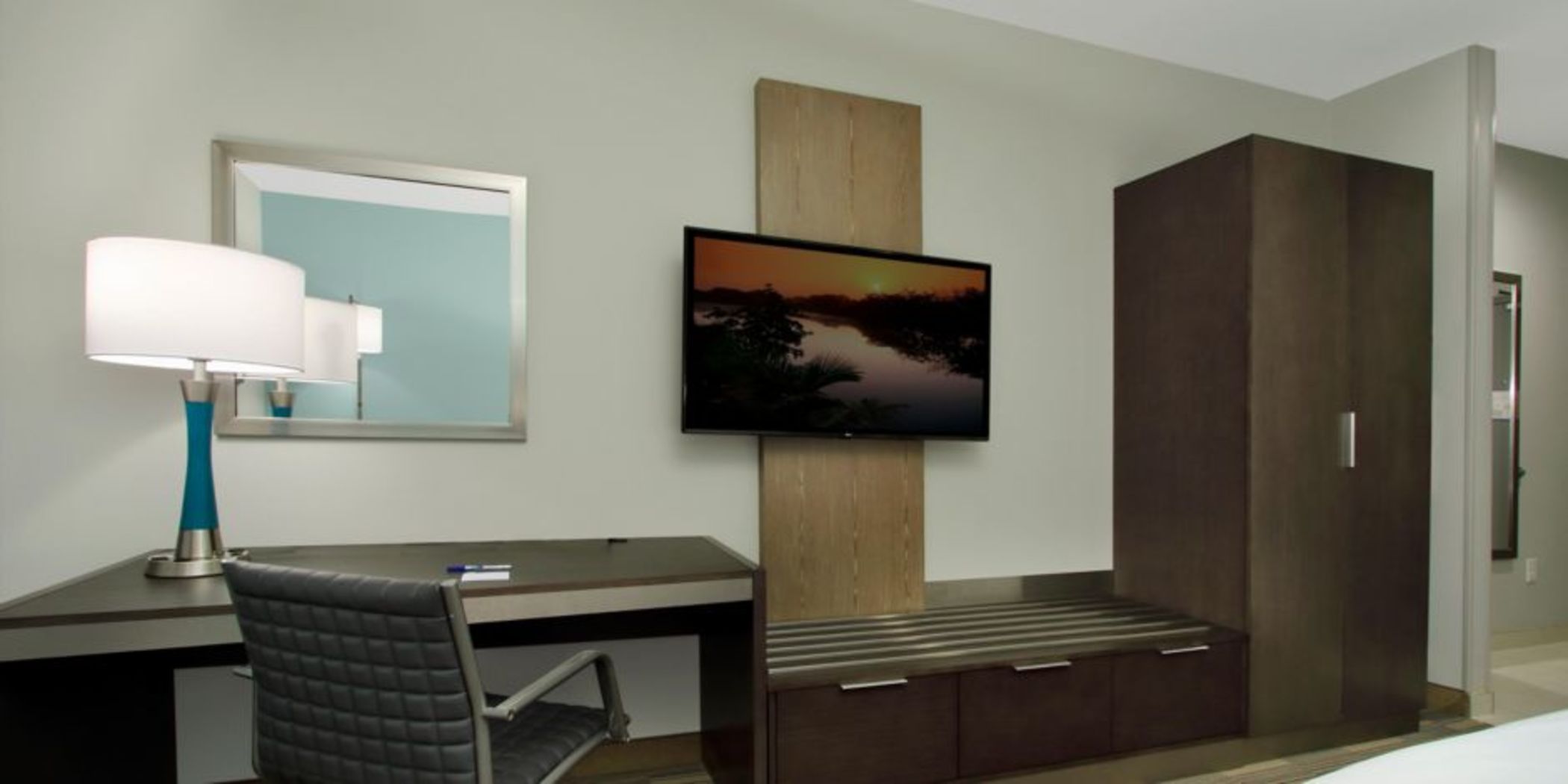 Holiday Inn Express & Suites Lake Charles South Casino Area