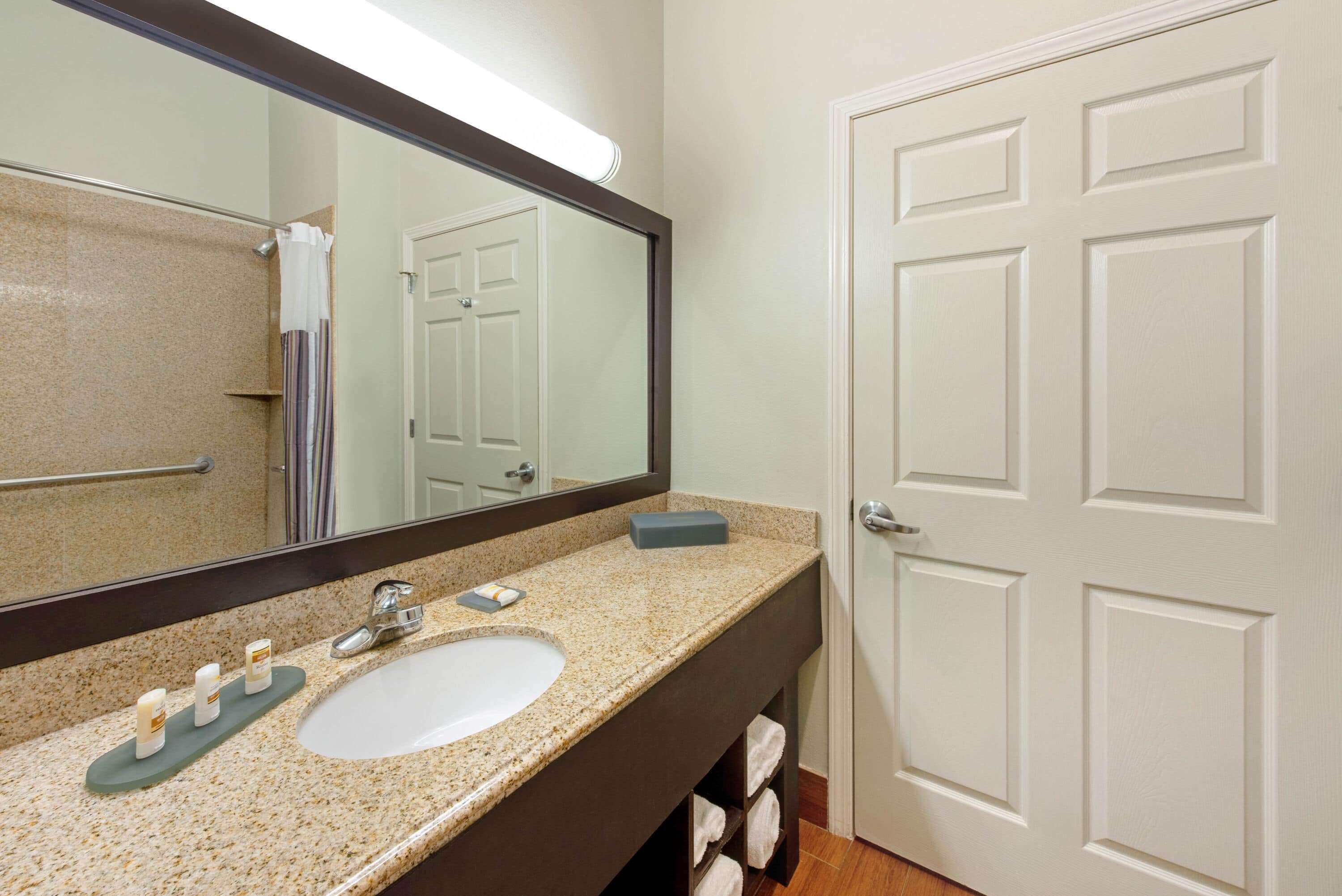 La Quinta Inn & Suites by Wyndham Lake Charles Casino Area