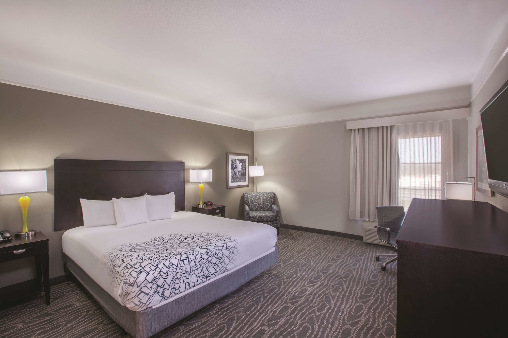La Quinta Inn & Suites by Wyndham Lake Charles Casino Area