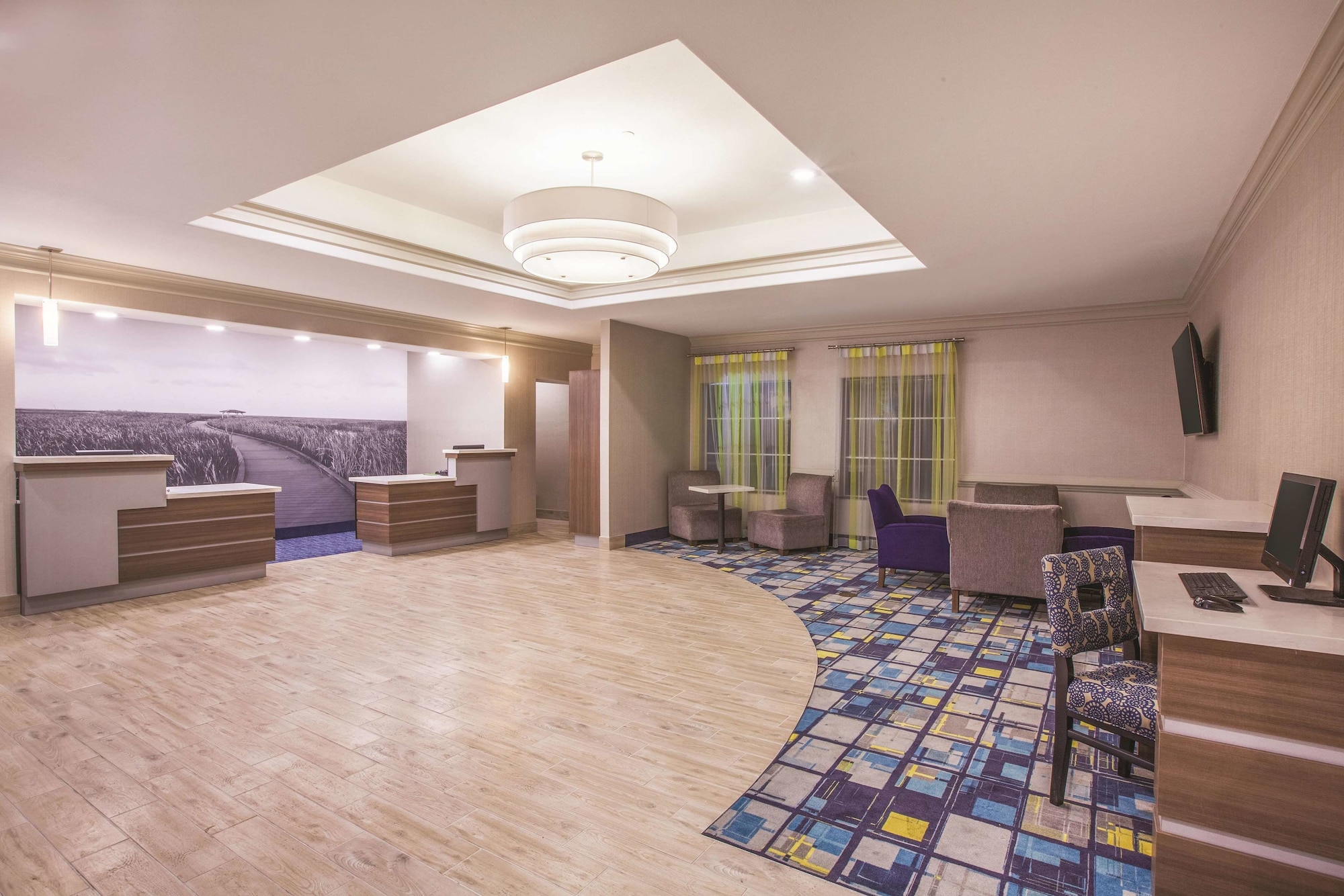 La Quinta Inn & Suites by Wyndham Lake Charles Casino Area