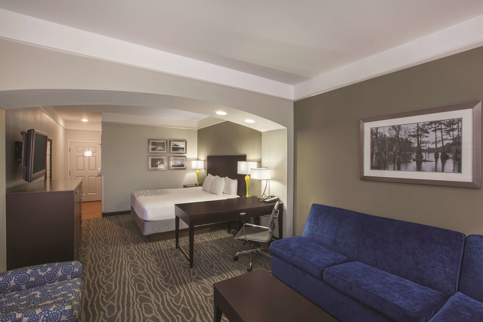 La Quinta Inn & Suites by Wyndham Lake Charles Casino Area