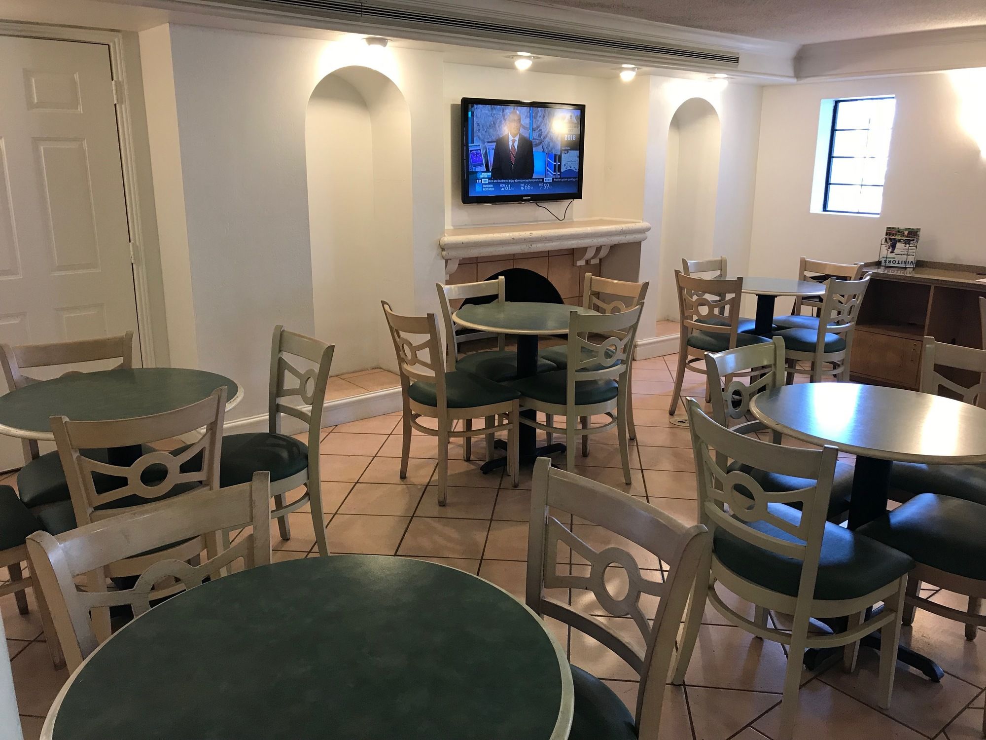 Days Inn by Wyndham Sulphur West
