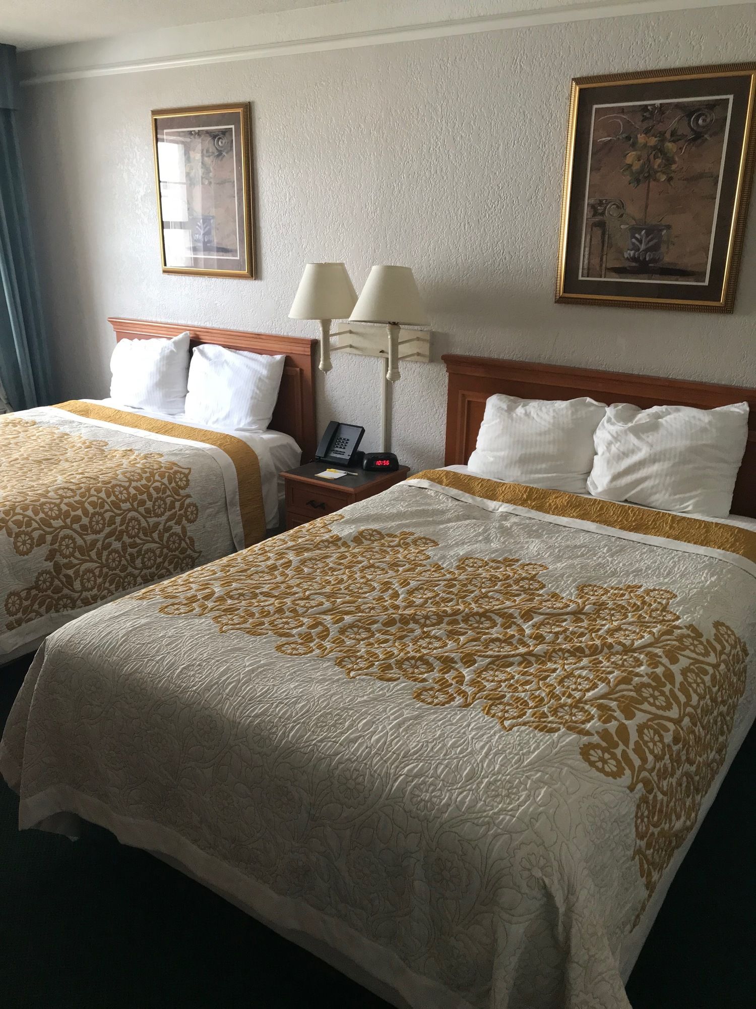Days Inn by Wyndham Sulphur West