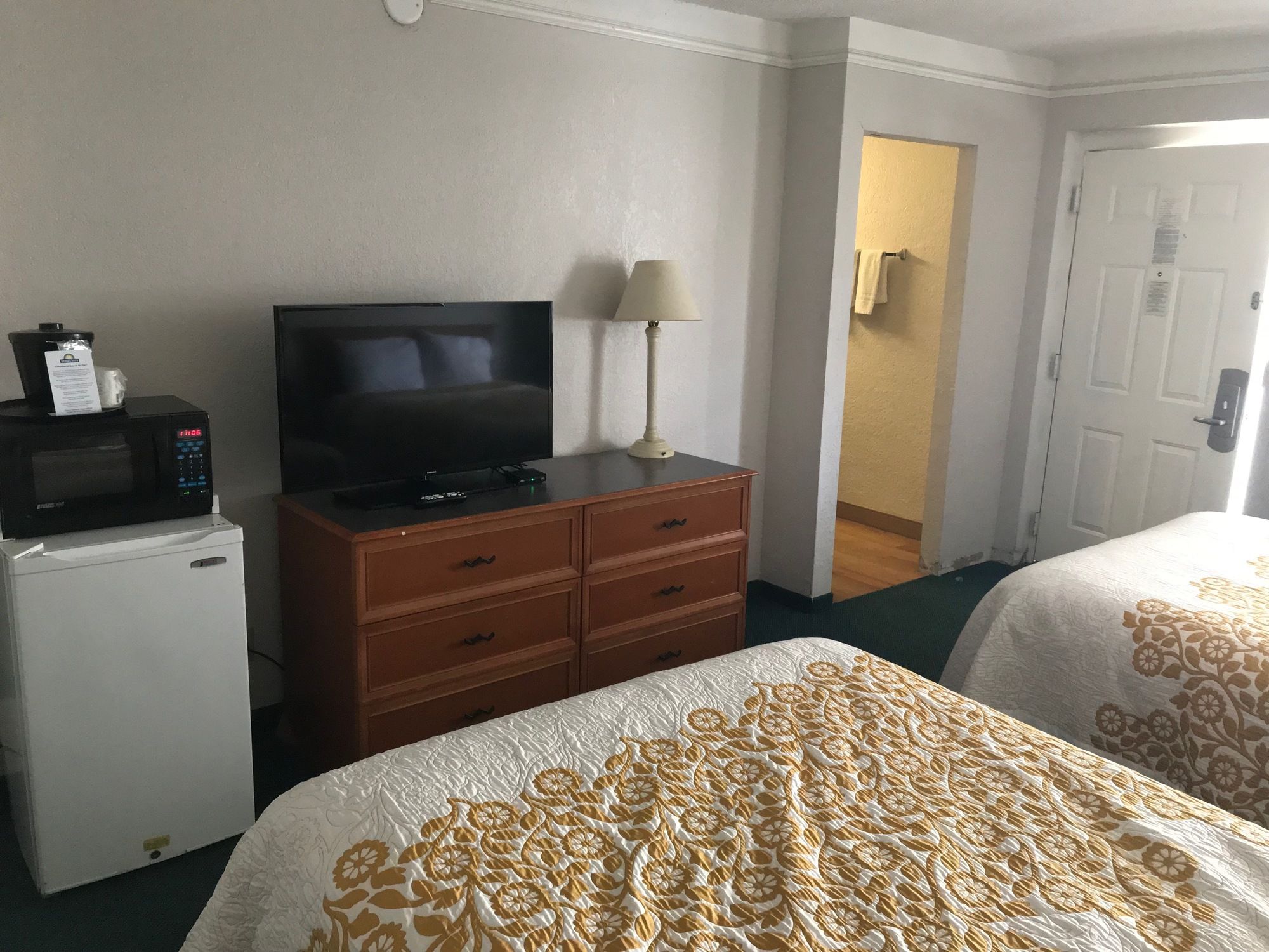 Days Inn by Wyndham Sulphur West