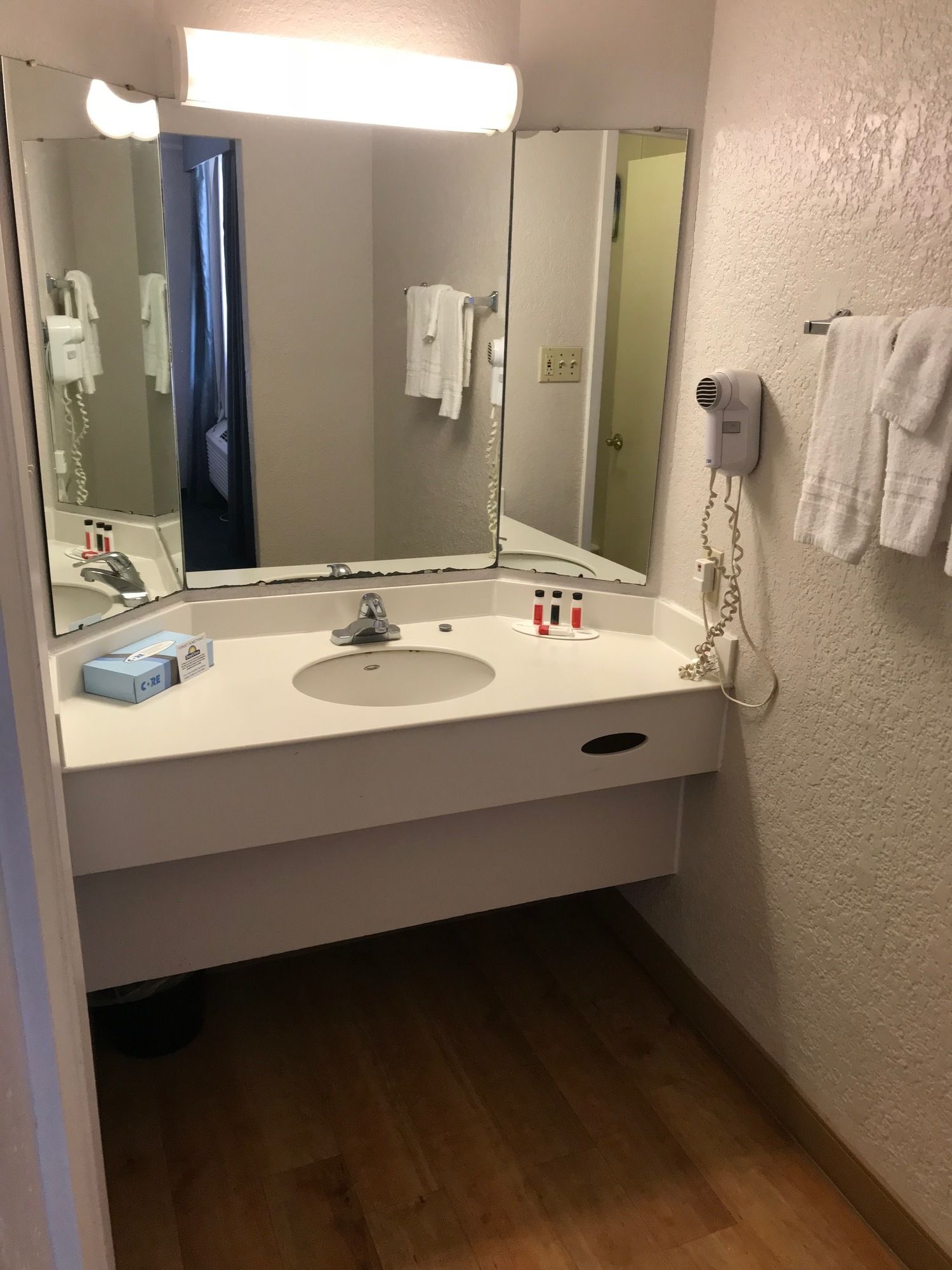 Days Inn by Wyndham Sulphur West
