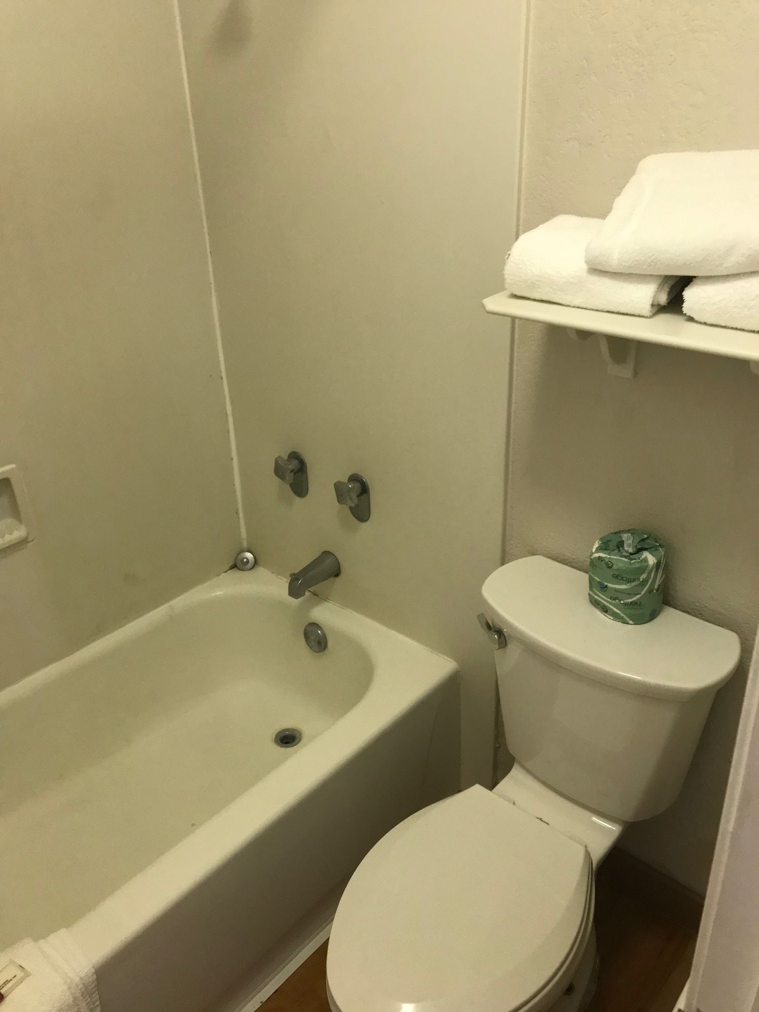 Days Inn by Wyndham Sulphur West