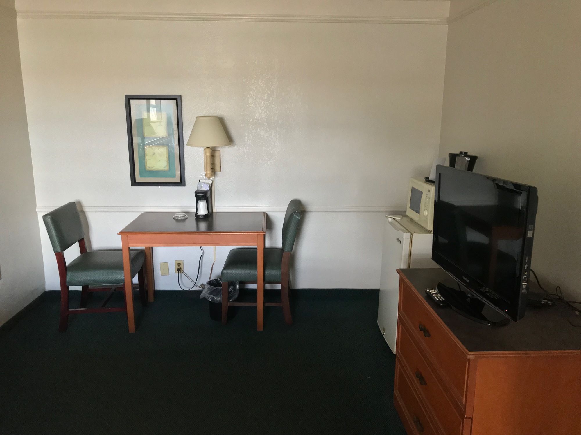 Days Inn by Wyndham Sulphur West