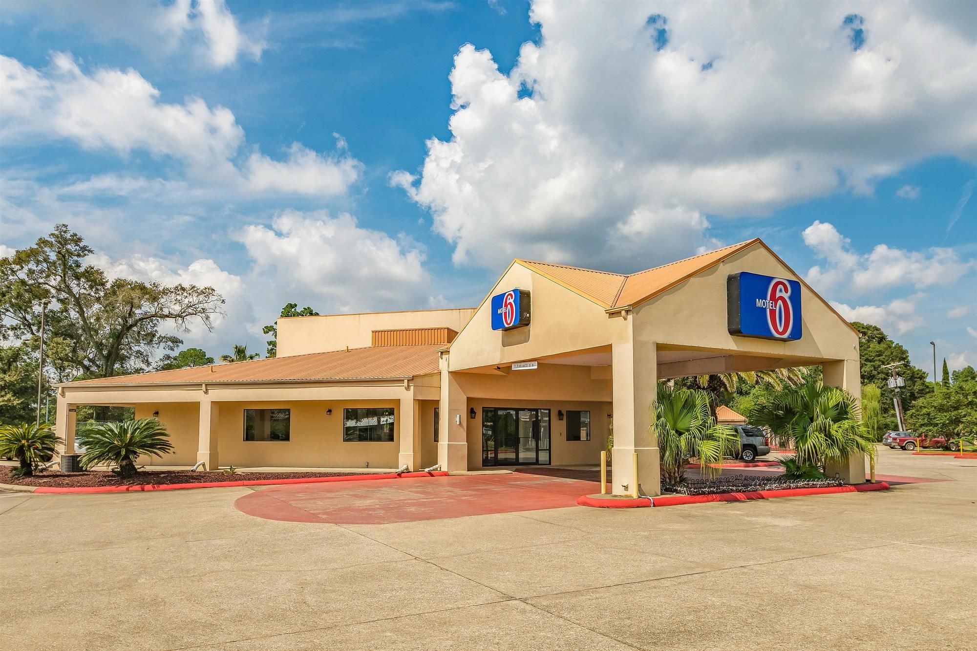 Lake Charles Inn