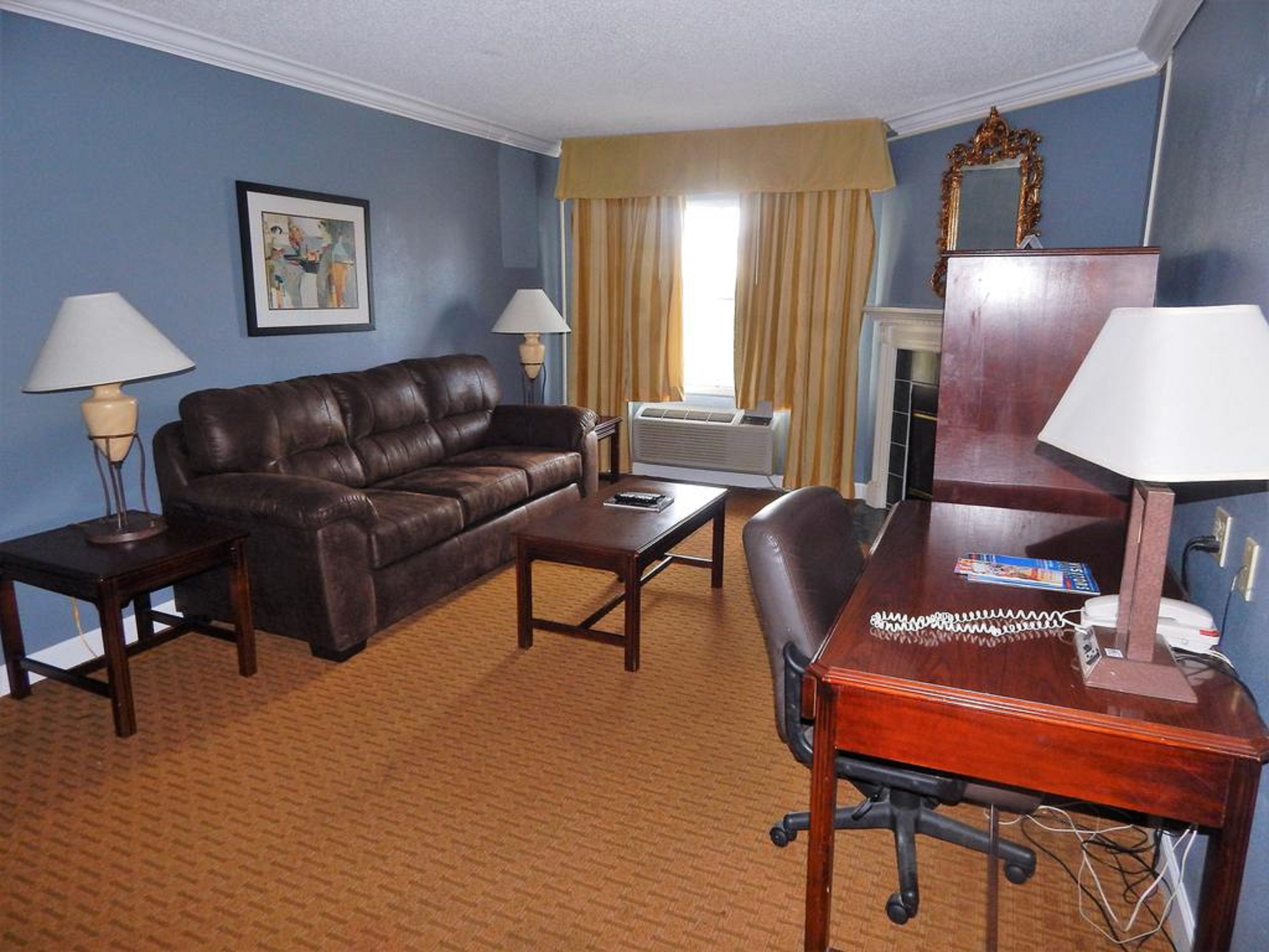 Richmond Suites Hotel