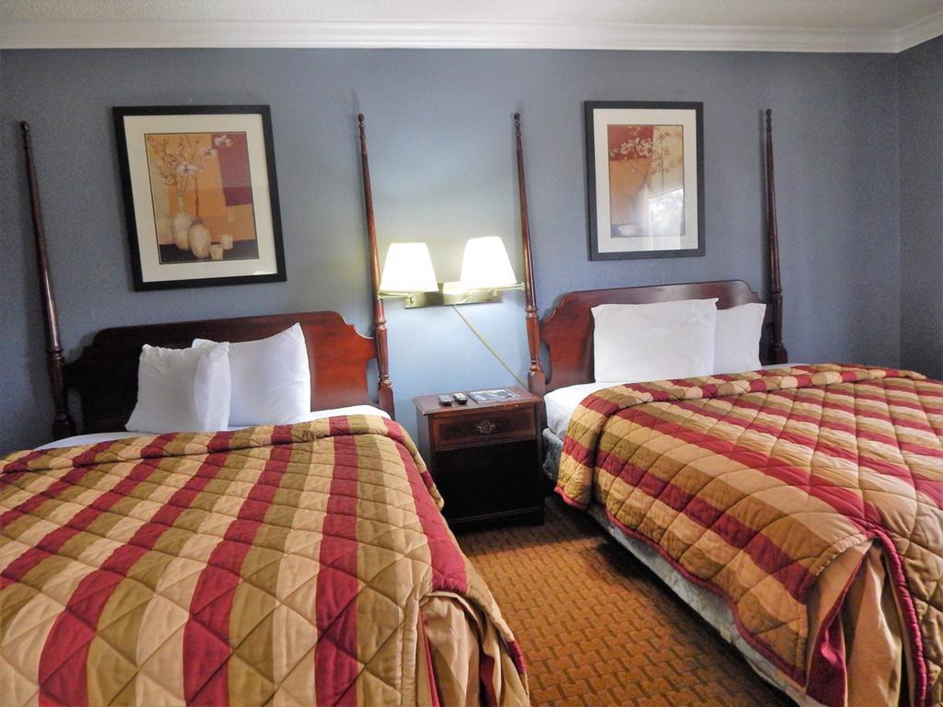 Richmond Suites Hotel