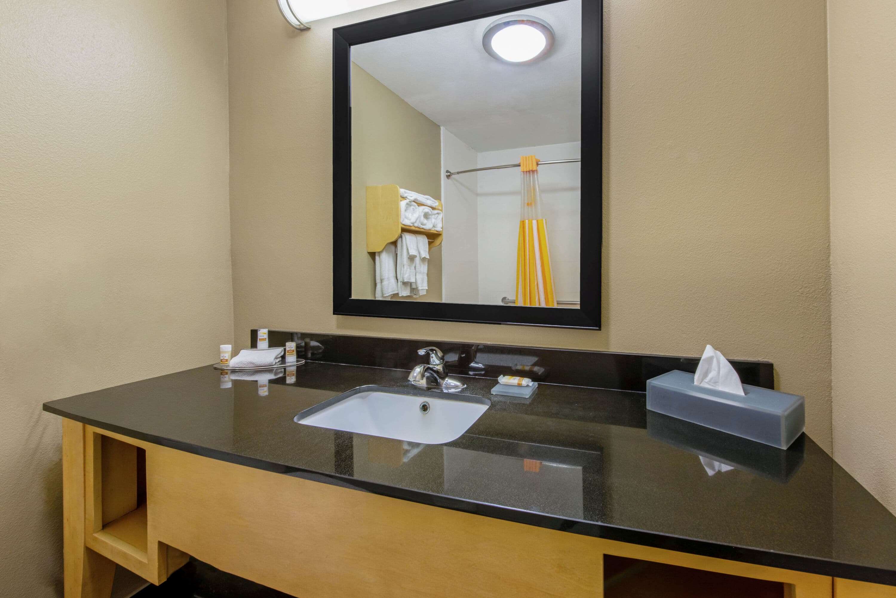 La Quinta Inn & Suites by Wyndham Leesville Ft. Polk
