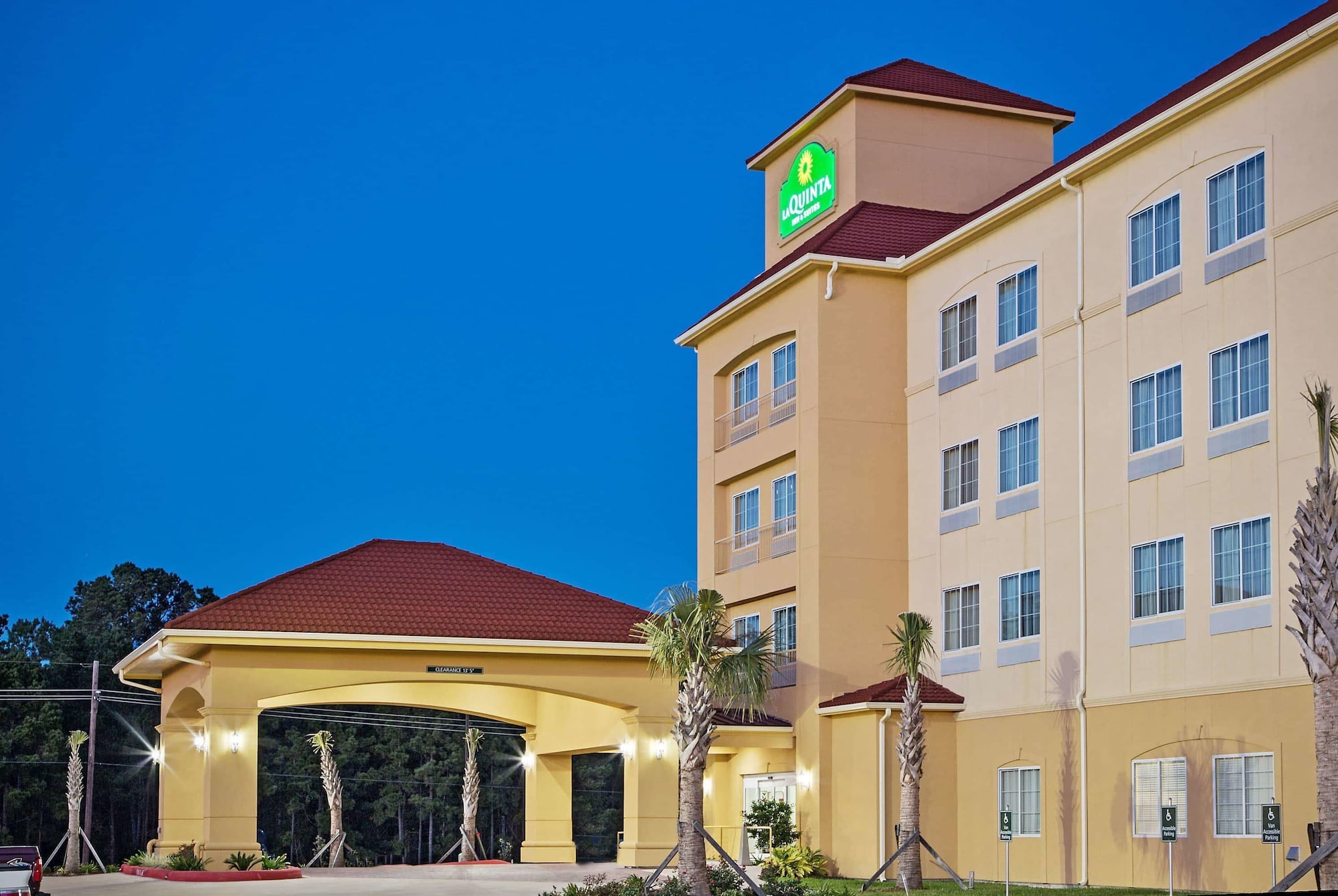 La Quinta Inn & Suites by Wyndham Leesville Ft. Polk