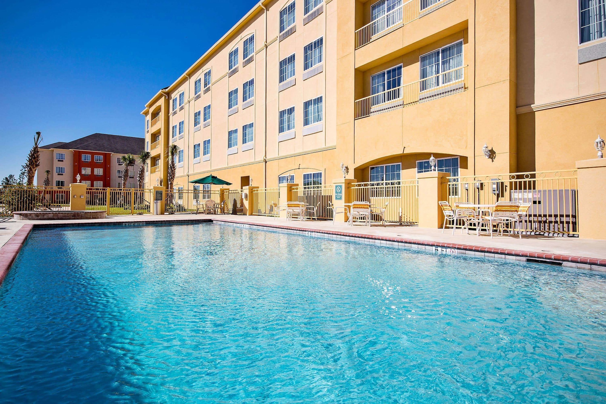 La Quinta Inn & Suites by Wyndham Leesville Ft. Polk