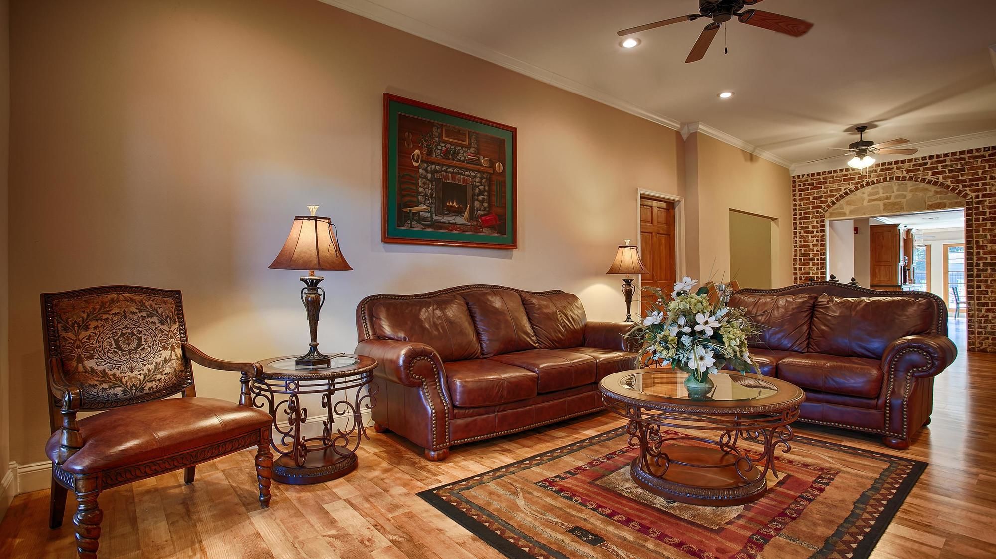 SureStay Hotel by Best Western Leesville