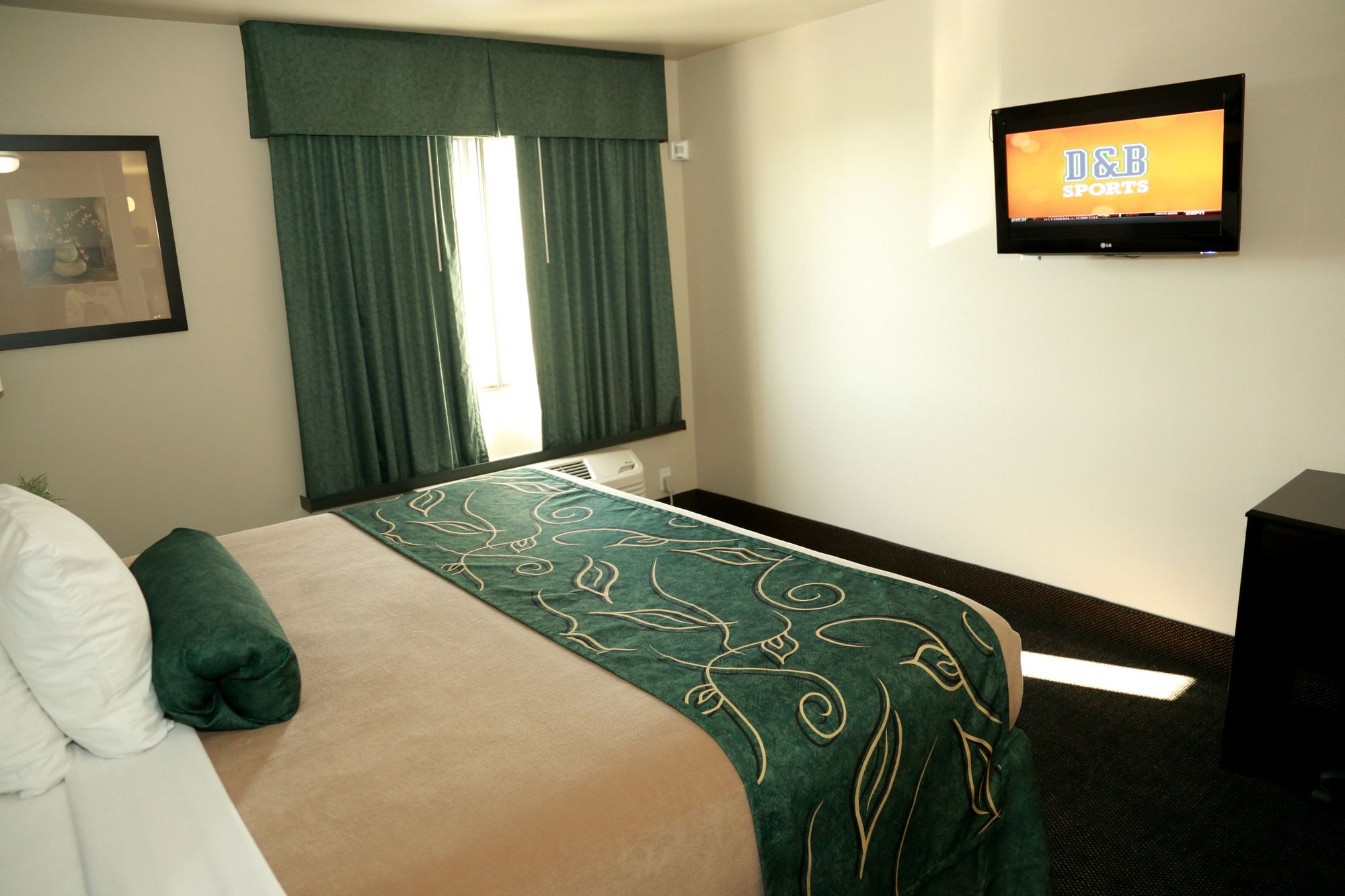 Travelodge by Wyndham Livonia