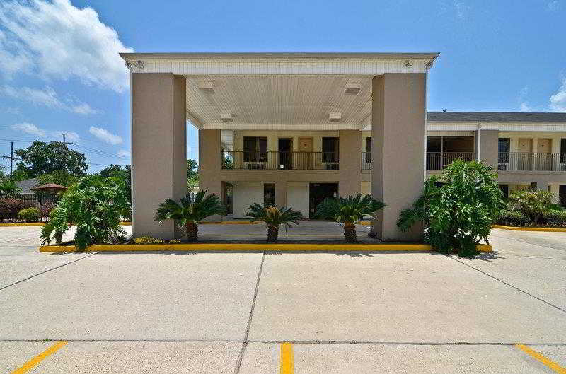 Motel 6 Luling