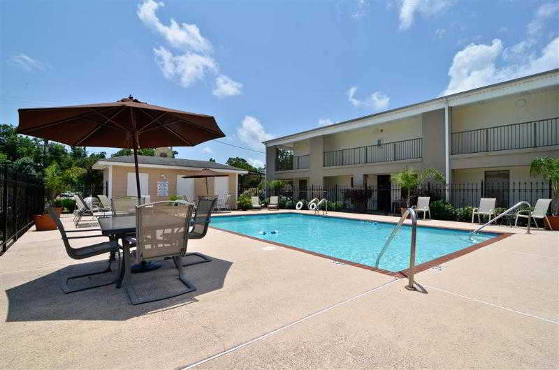 Motel 6 Luling