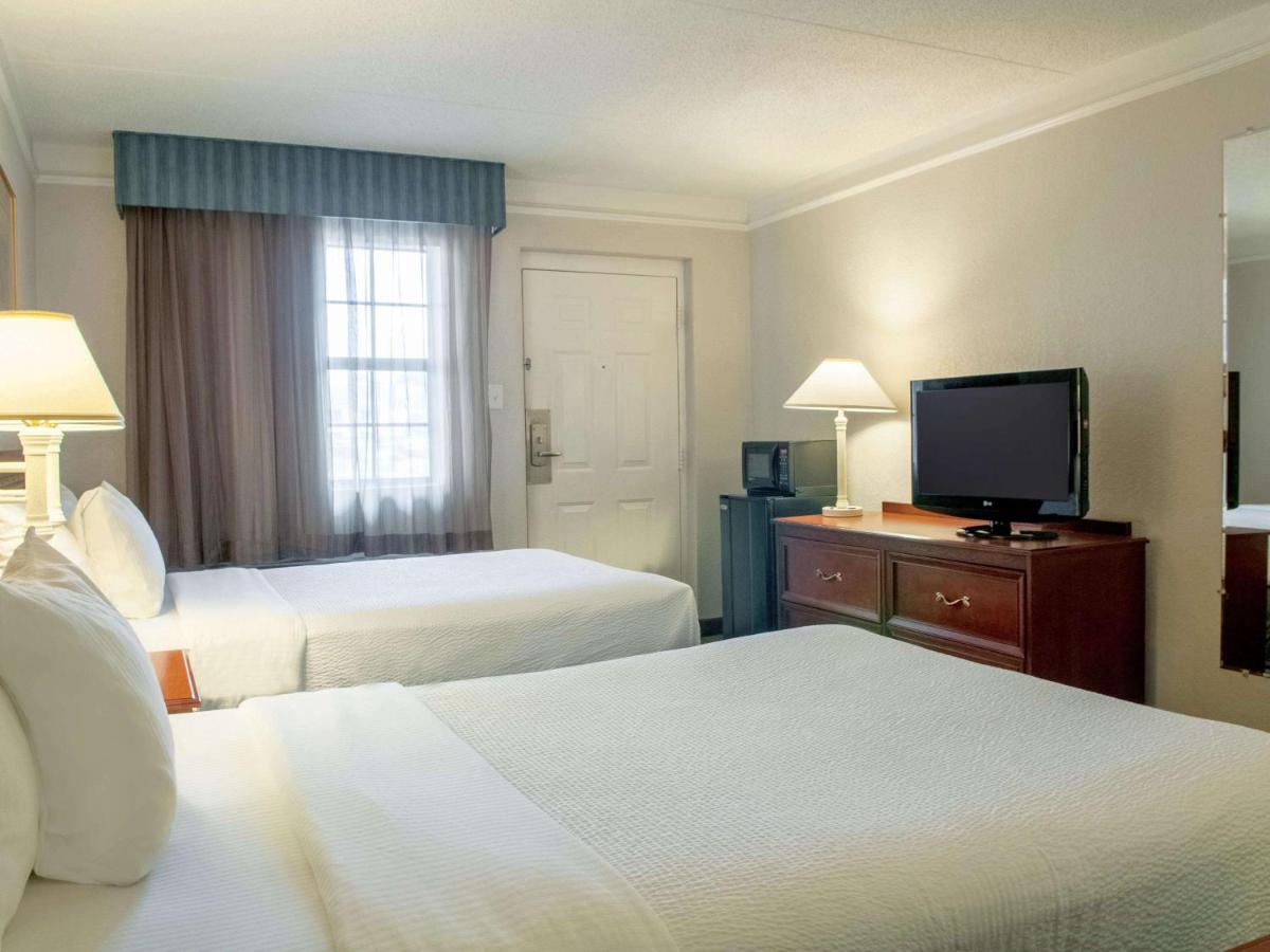 La Quinta Inn by Wyndham New Orleans Veterans / Metairie