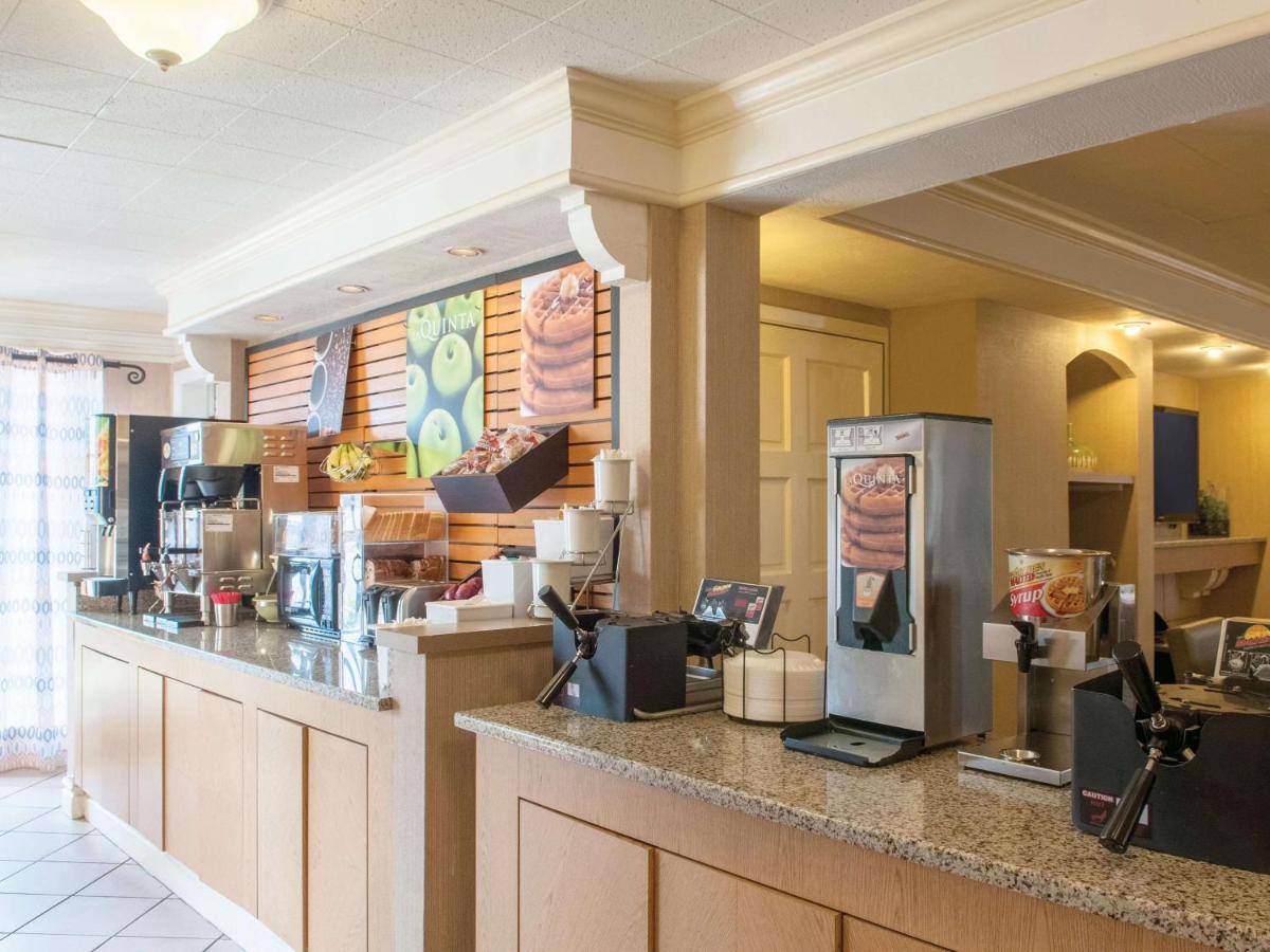 La Quinta Inn by Wyndham New Orleans Veterans / Metairie