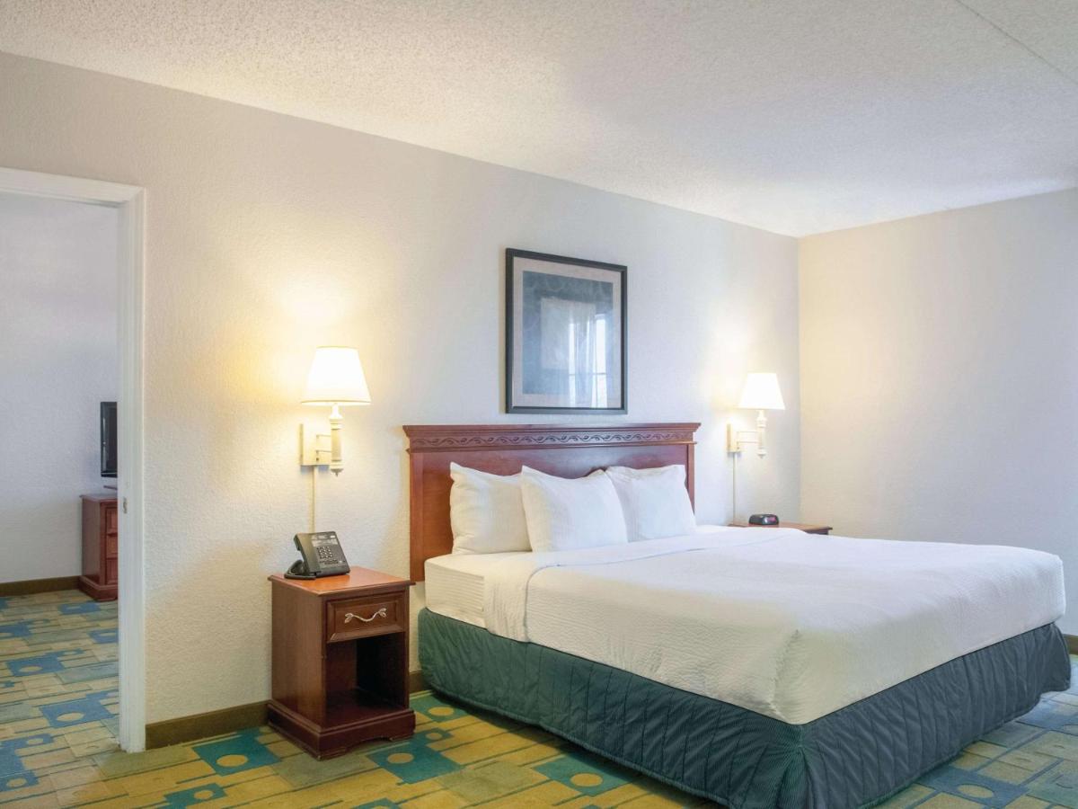 La Quinta Inn by Wyndham New Orleans Veterans / Metairie