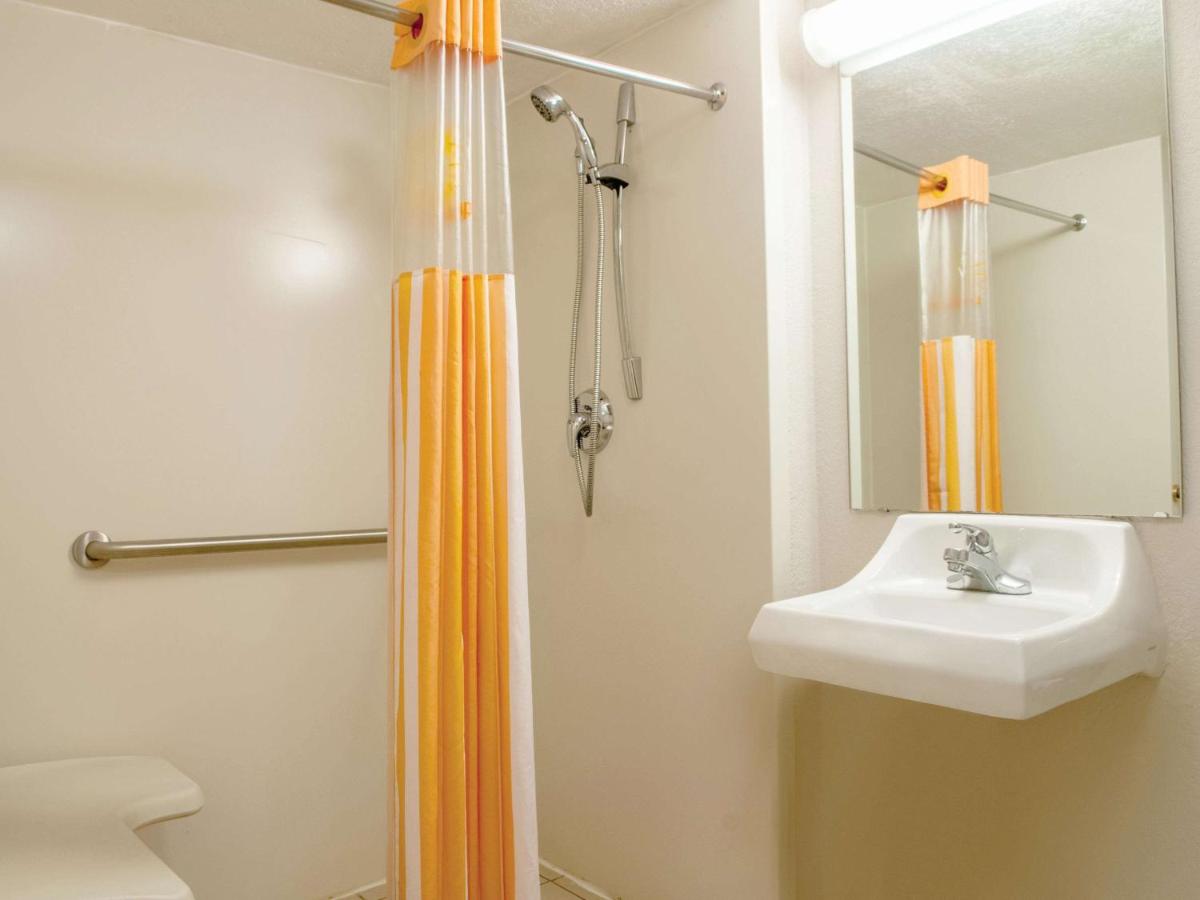 La Quinta Inn by Wyndham New Orleans Veterans / Metairie