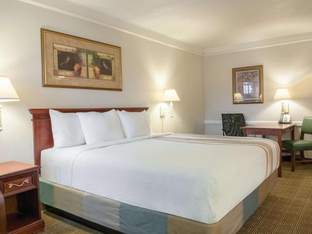 La Quinta Inn by Wyndham New Orleans Veterans / Metairie