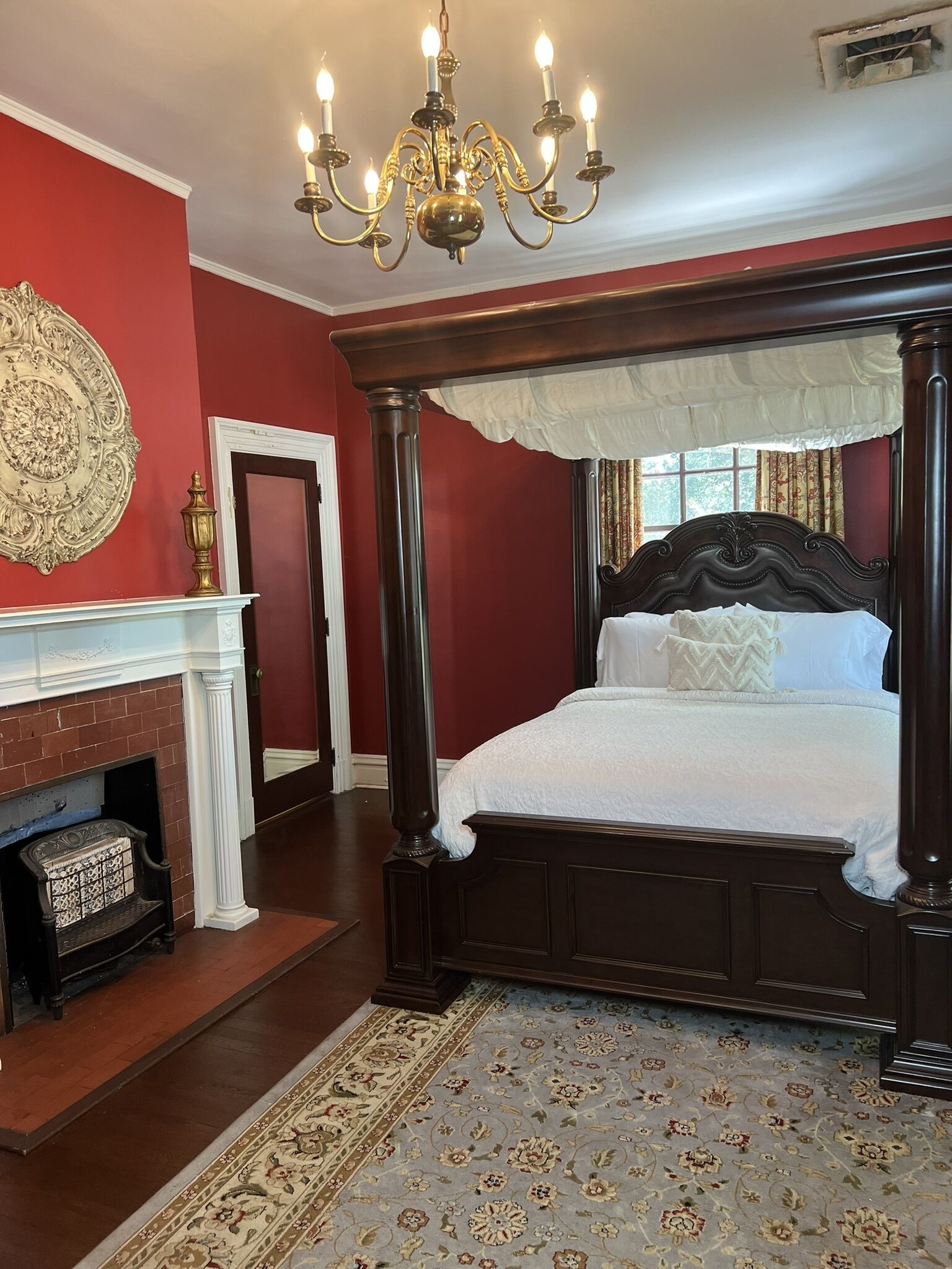 Huffman Manor Inn