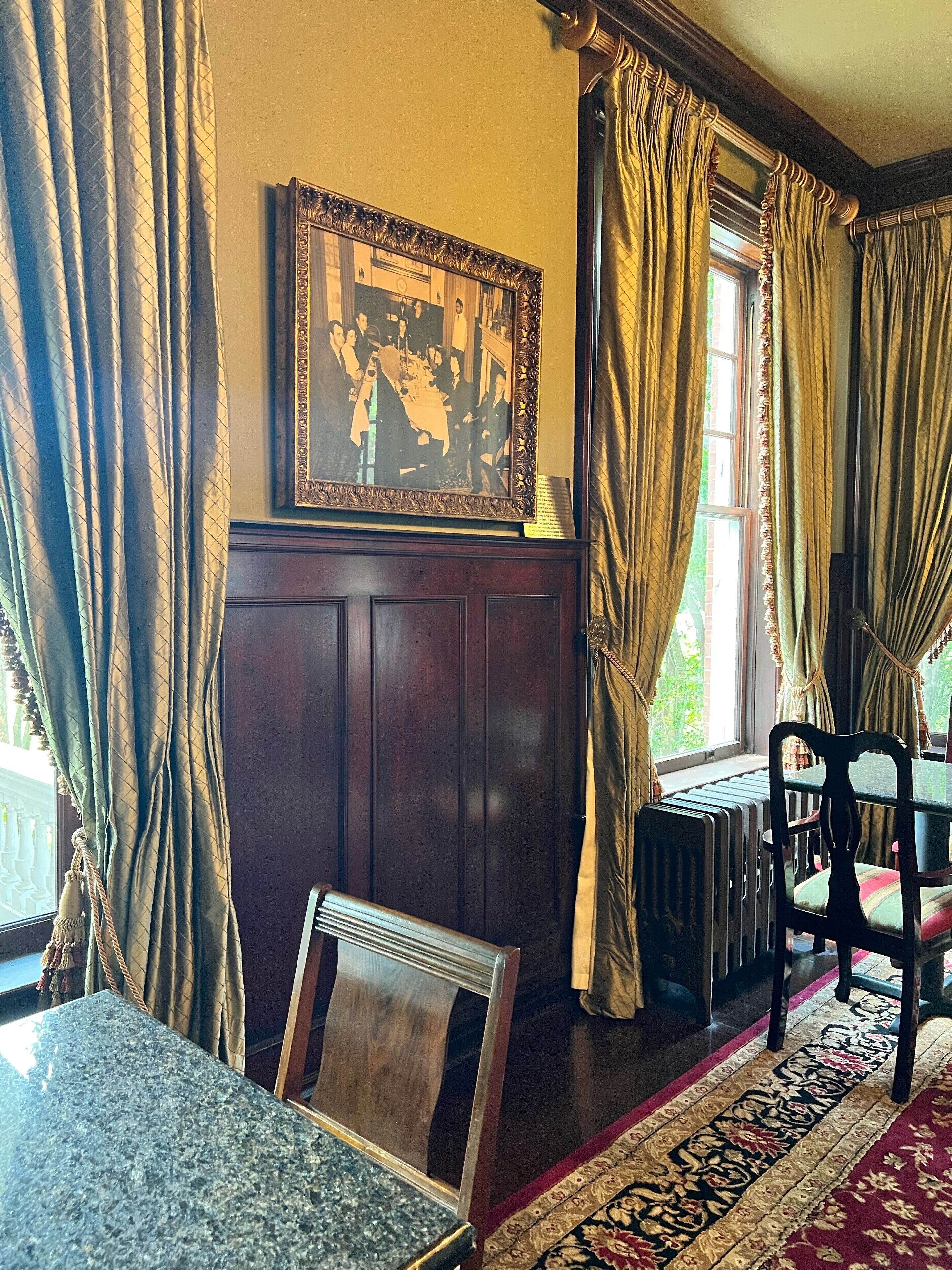 Huffman Manor Inn