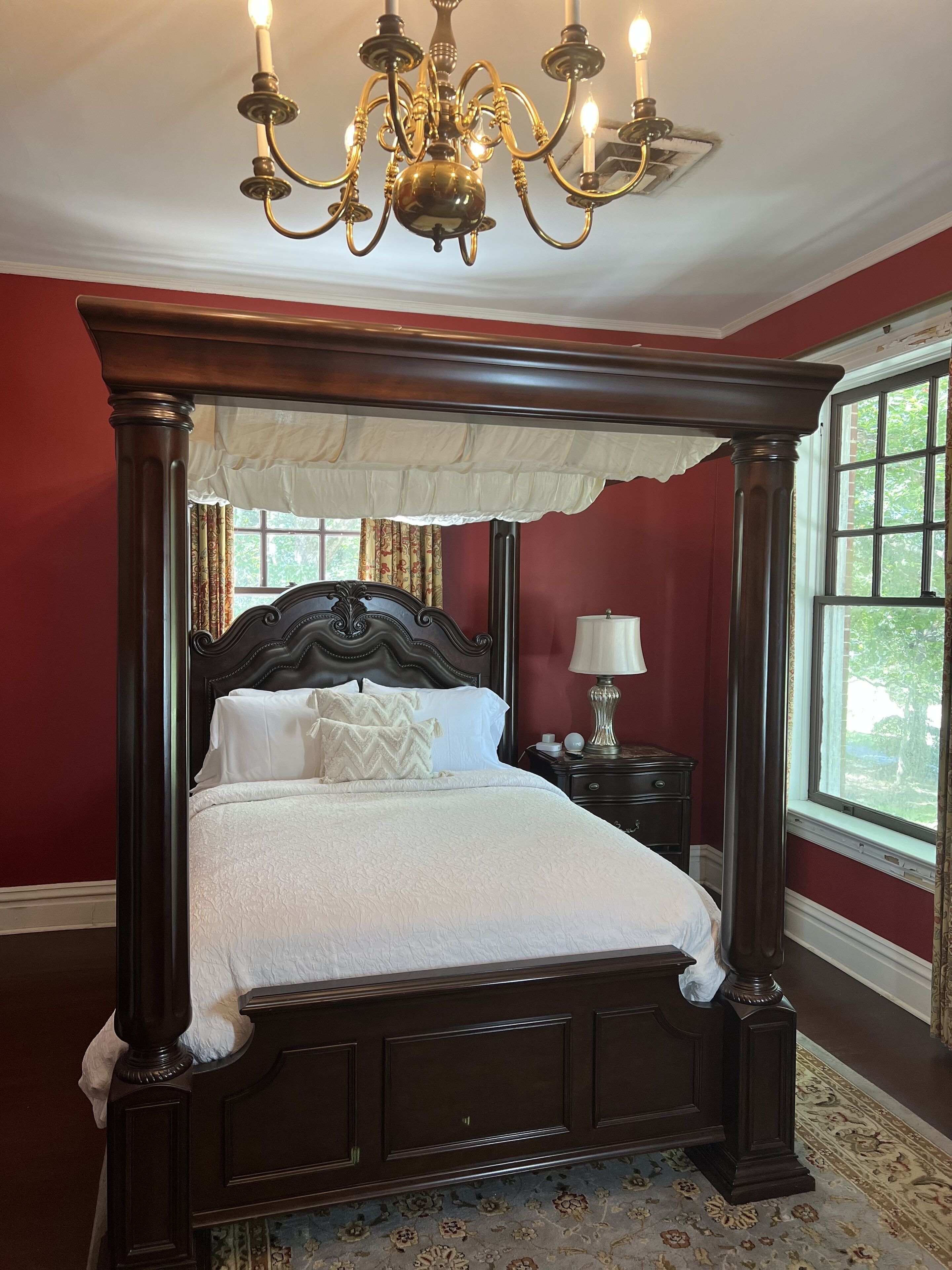 Huffman Manor Inn
