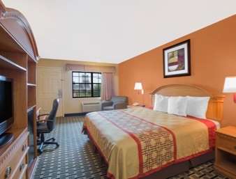 Days Inn by Wyndham Monroe