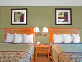 Days Inn by Wyndham Monroe
