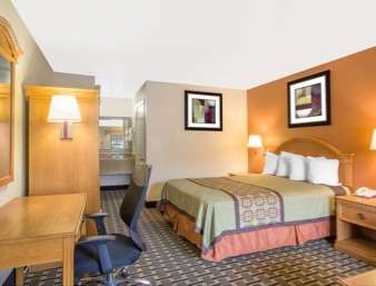 Days Inn by Wyndham Monroe