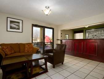 Super 8 by Wyndham Monroe