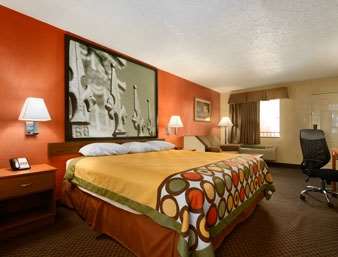 Super 8 by Wyndham Monroe